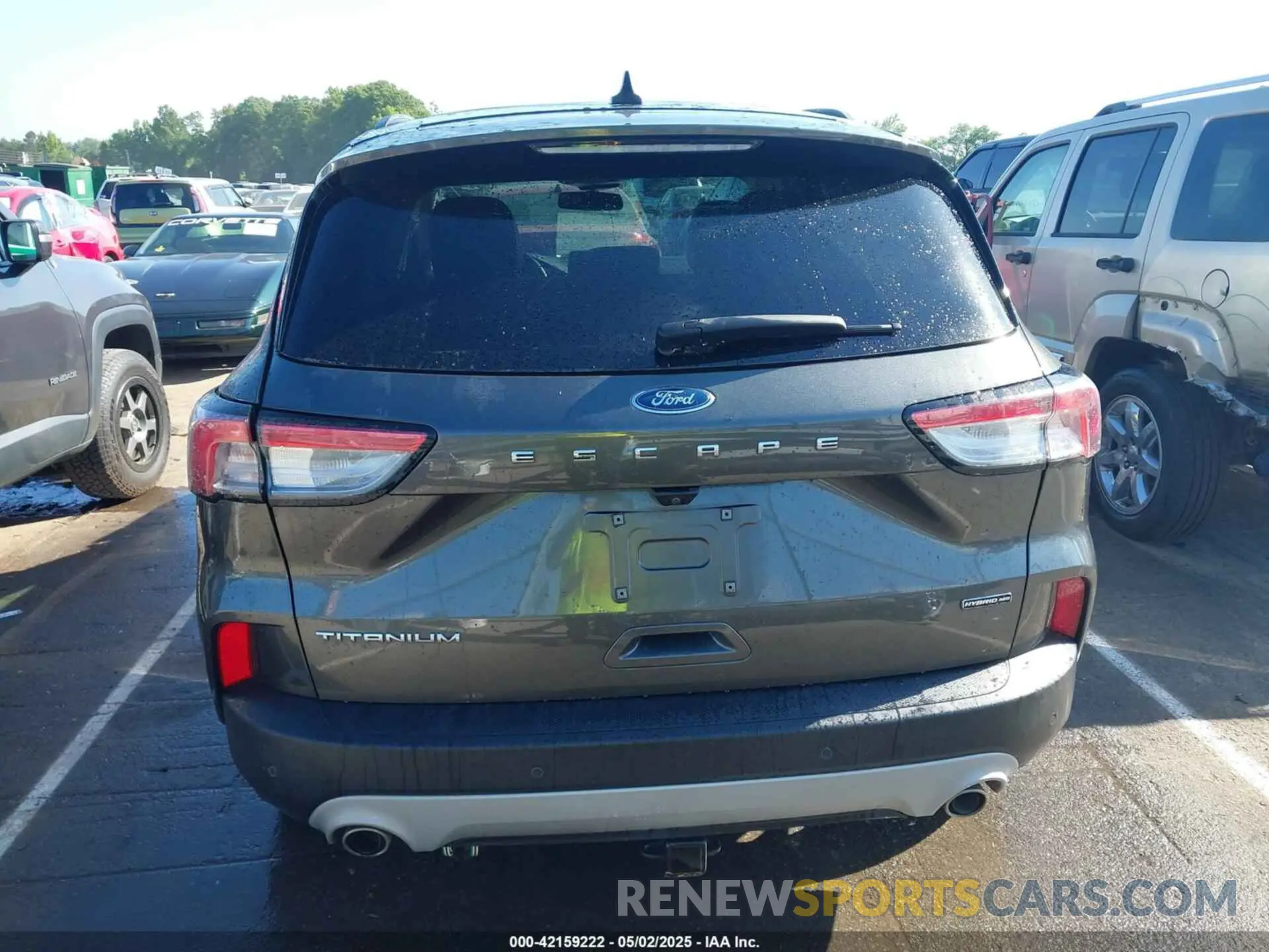 17 Photograph of a damaged car 1FMCU9DZ6LUB12874 FORD ESCAPE 2020