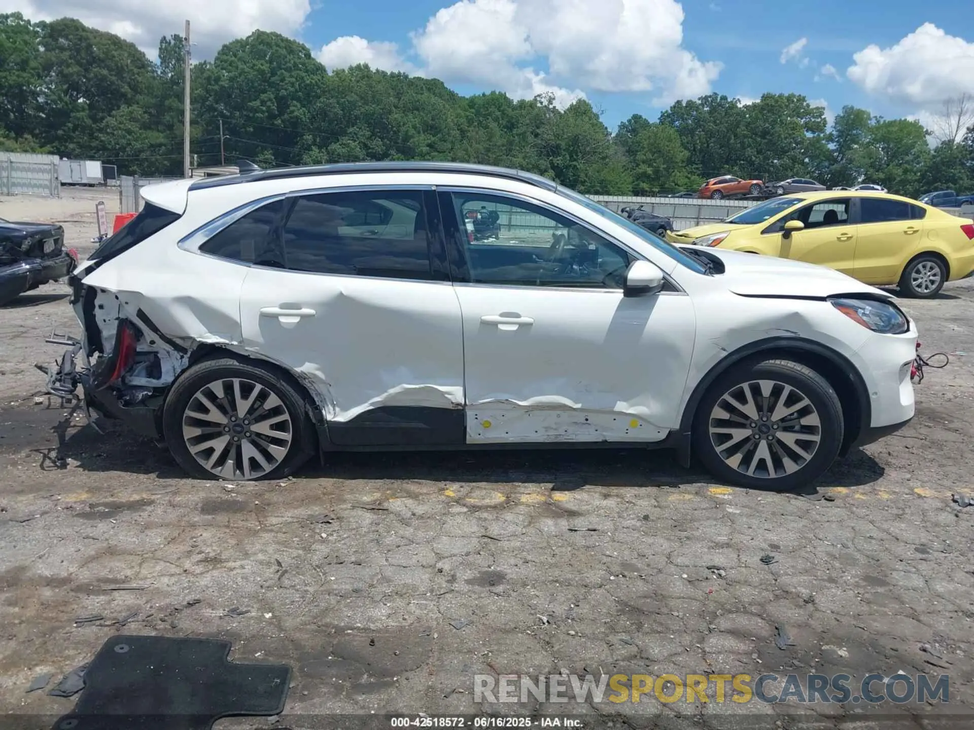12 Photograph of a damaged car 1FMCU9DZ7LUB56124 FORD ESCAPE 2020