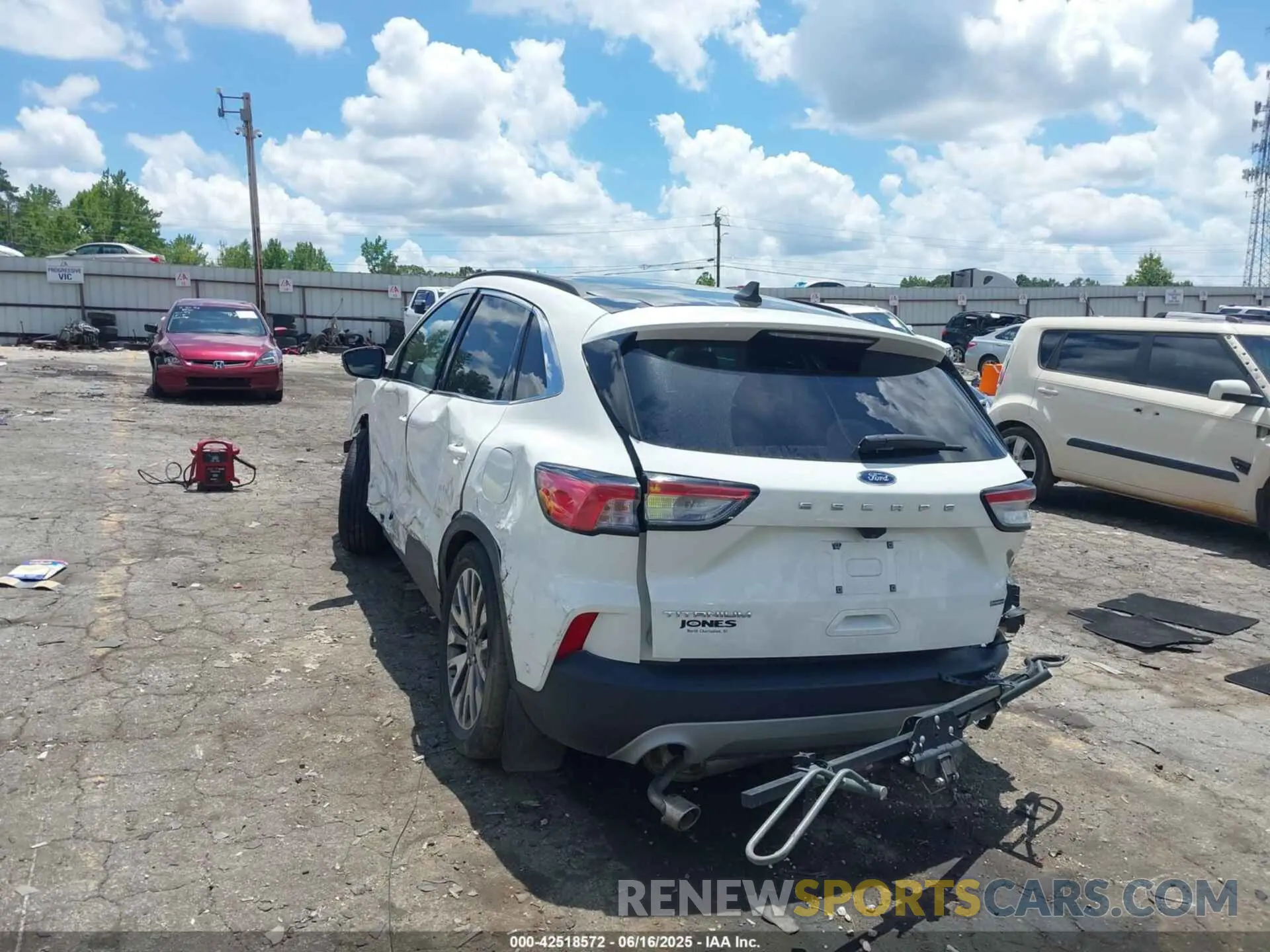 3 Photograph of a damaged car 1FMCU9DZ7LUB56124 FORD ESCAPE 2020