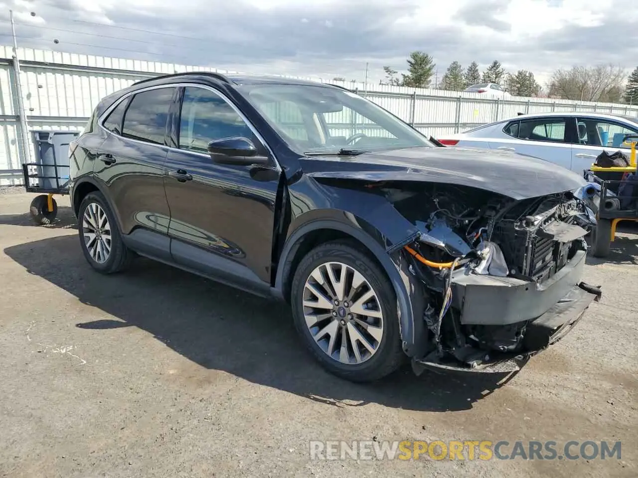 4 Photograph of a damaged car 1FMCU9DZ8LUC44972 FORD ESCAPE 2020