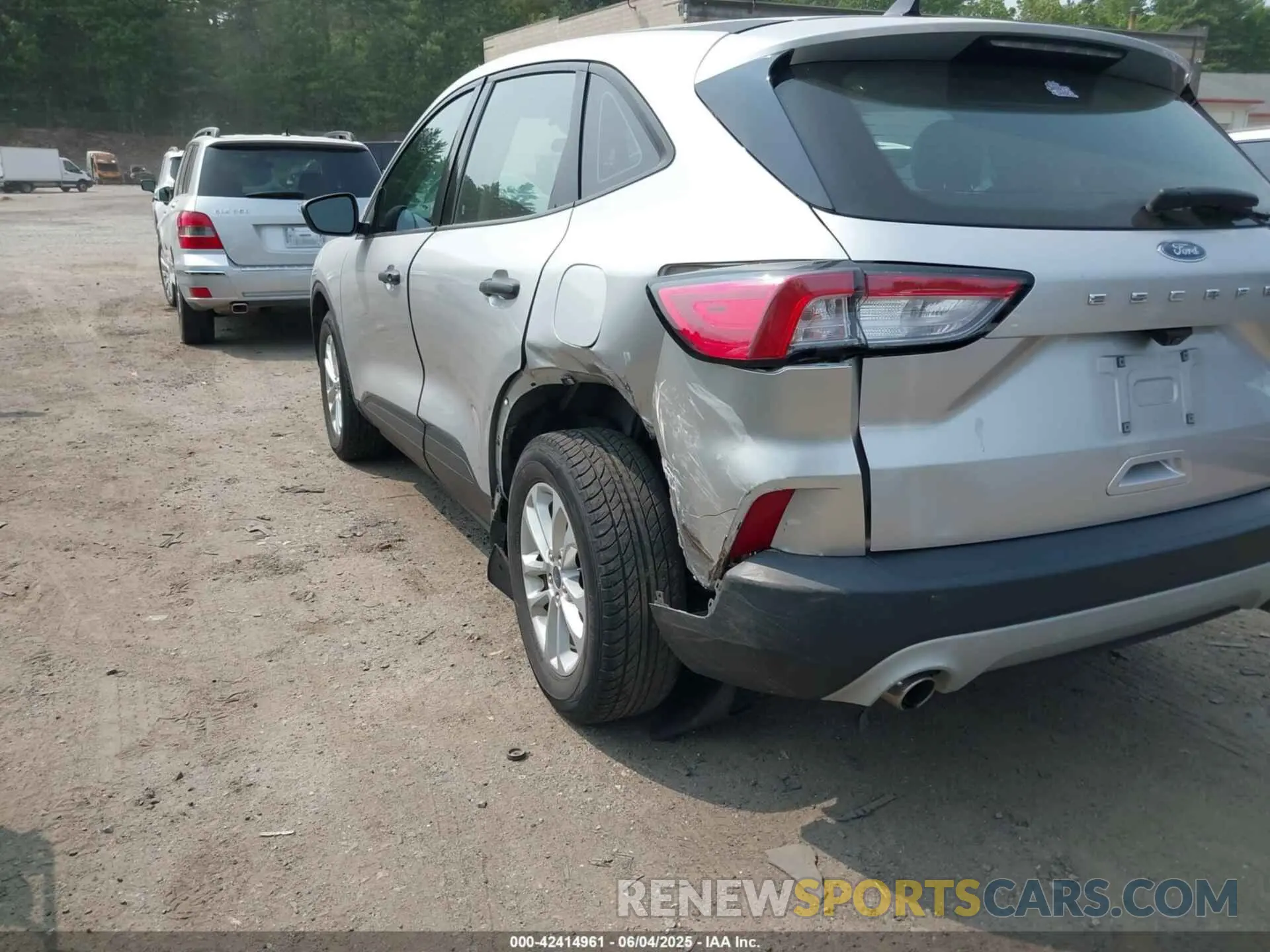 6 Photograph of a damaged car 1FMCU9F66LUA60875 FORD ESCAPE 2020