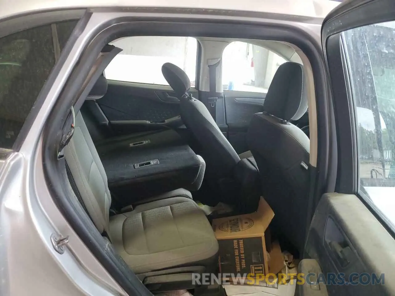 11 Photograph of a damaged car 1FMCU9F6XLUB40163 FORD ESCAPE 2020