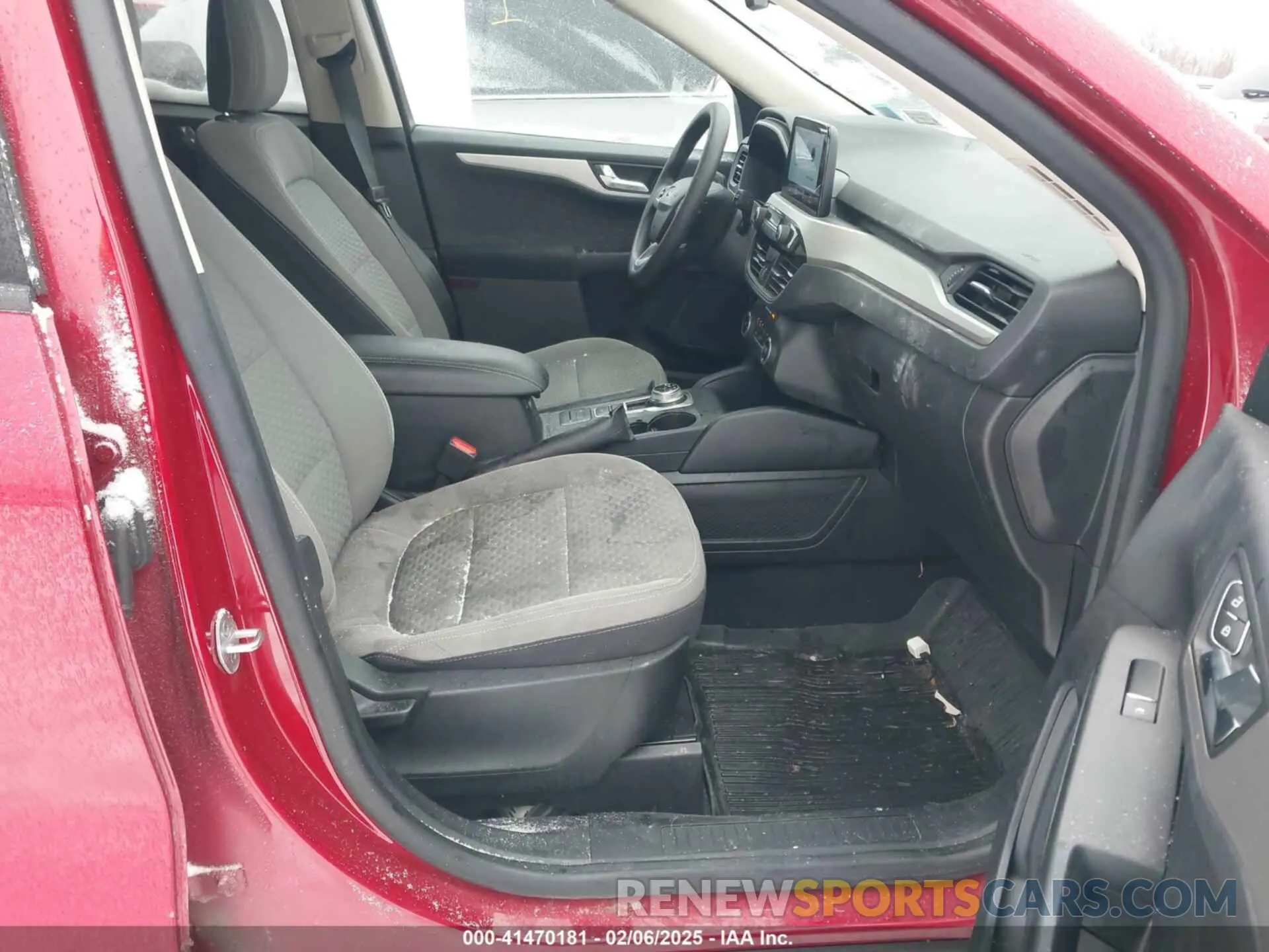 5 Photograph of a damaged car 1FMCU9G60LUA20094 FORD ESCAPE 2020