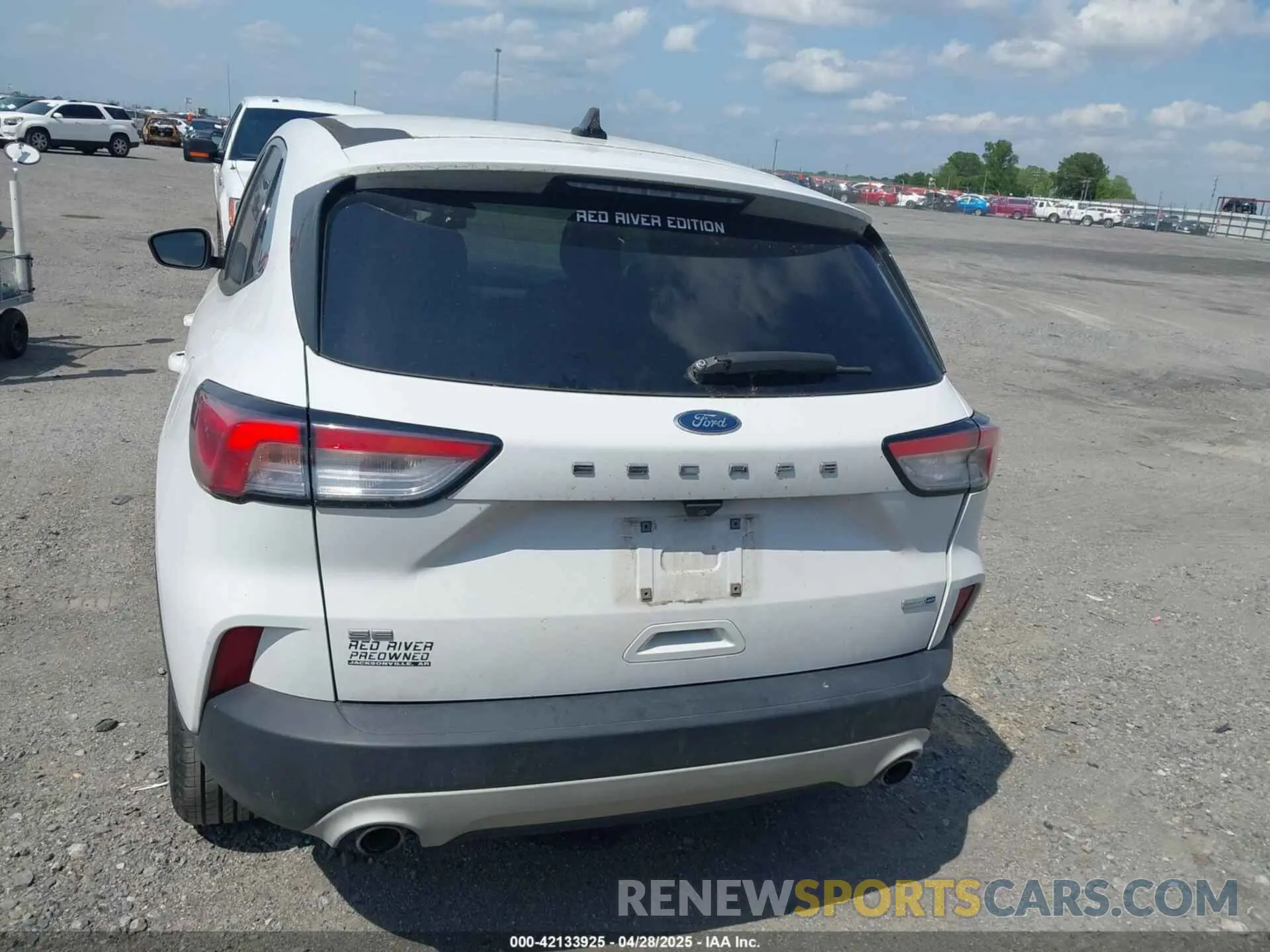 16 Photograph of a damaged car 1FMCU9G60LUA23335 FORD ESCAPE 2020