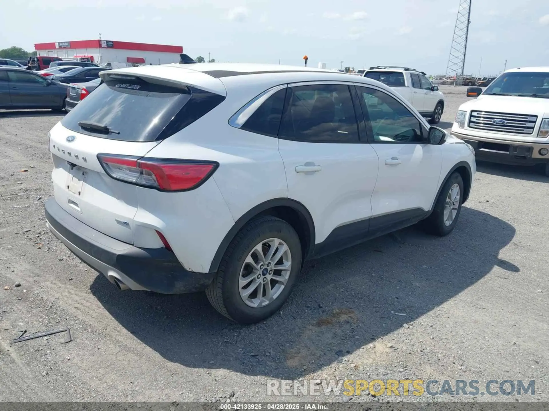 4 Photograph of a damaged car 1FMCU9G60LUA23335 FORD ESCAPE 2020