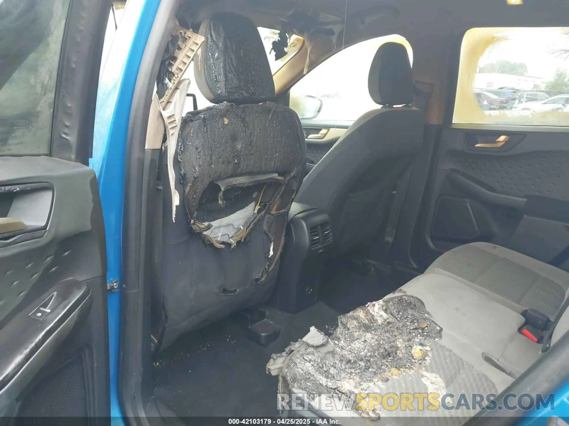 6 Фотография поврежденного автомобиля 1FMCU9G61LUC05576 FORD ESCAPE 2020