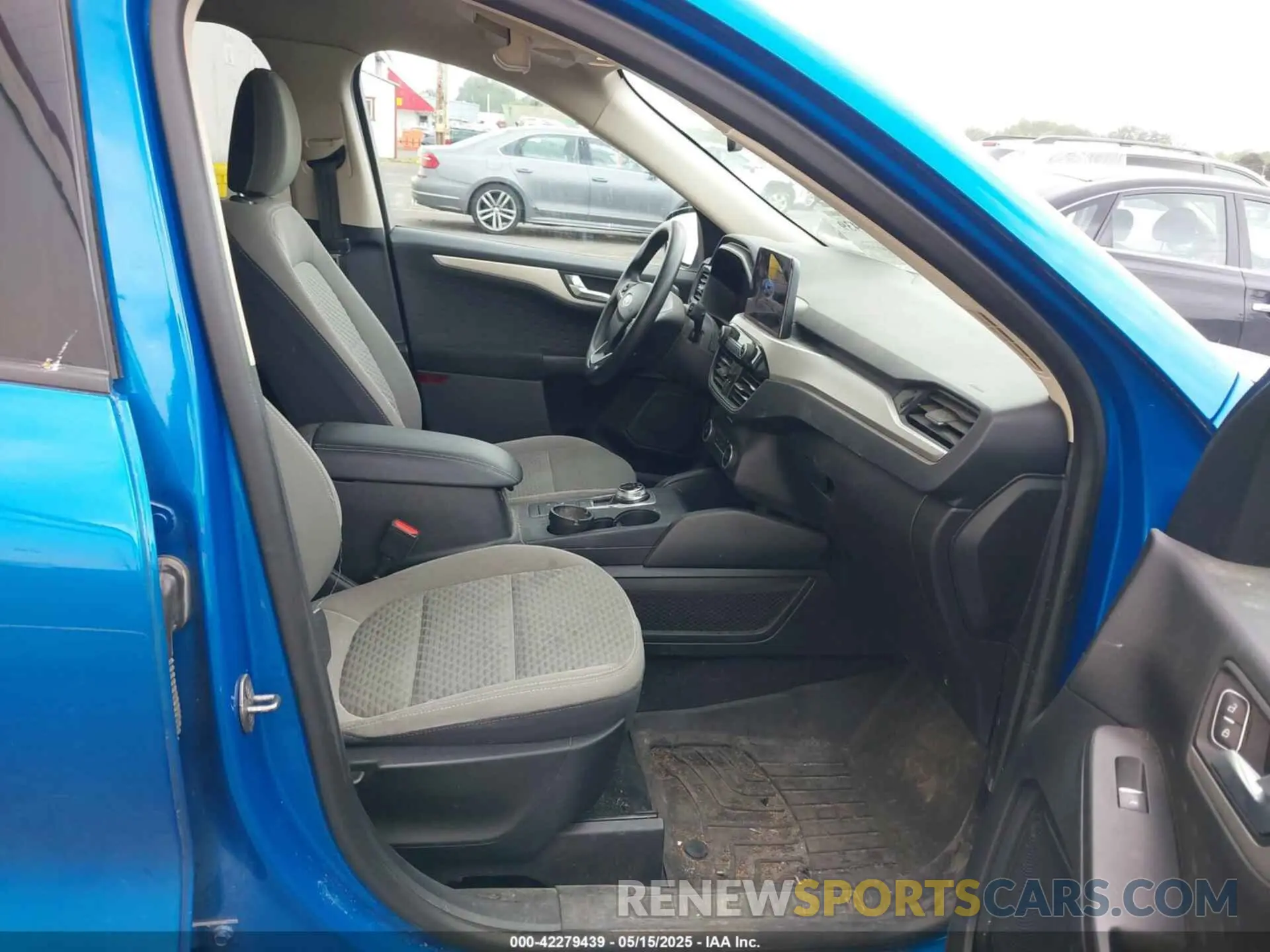 5 Фотография поврежденного автомобиля 1FMCU9G62LUB06927 FORD ESCAPE 2020