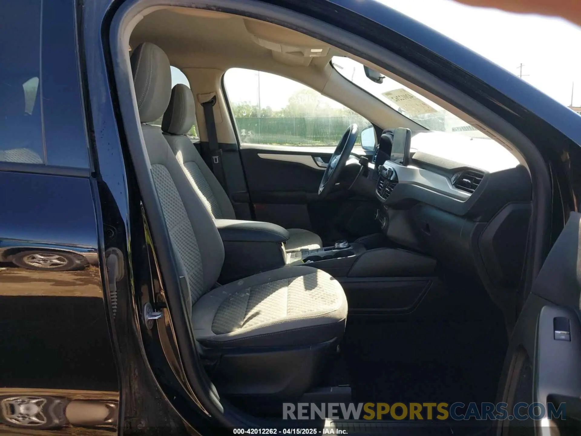 5 Photograph of a damaged car 1FMCU9G62LUB25722 FORD ESCAPE 2020