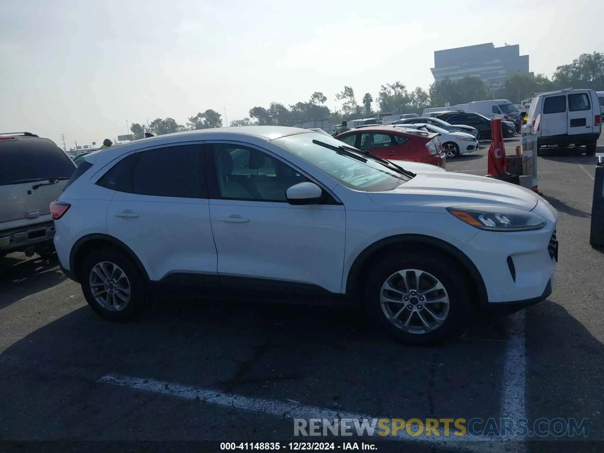 13 Photograph of a damaged car 1FMCU9G62LUB72944 FORD ESCAPE 2020