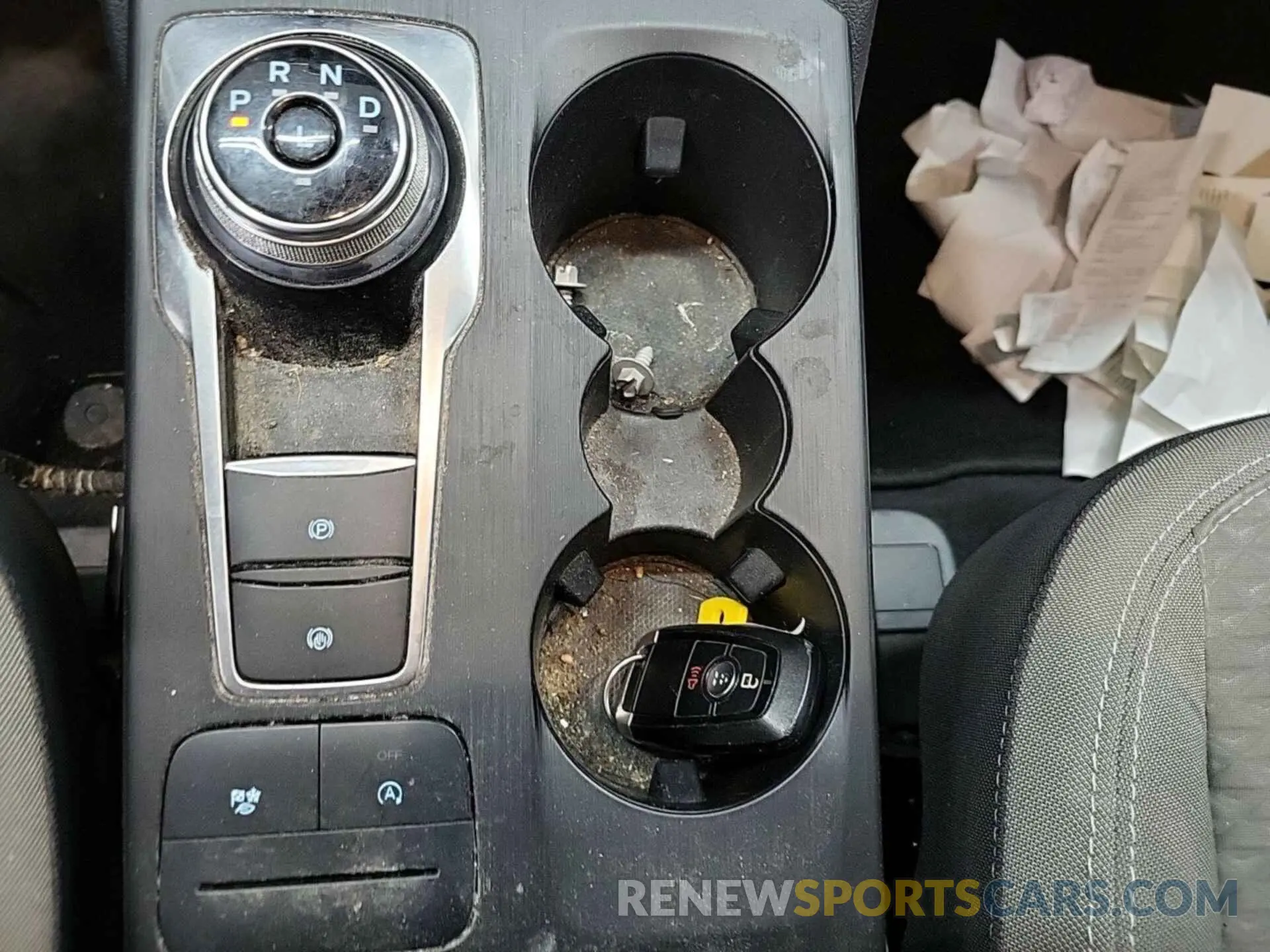 6 Photograph of a damaged car 1FMCU9G62LUB84267 FORD ESCAPE 2020
