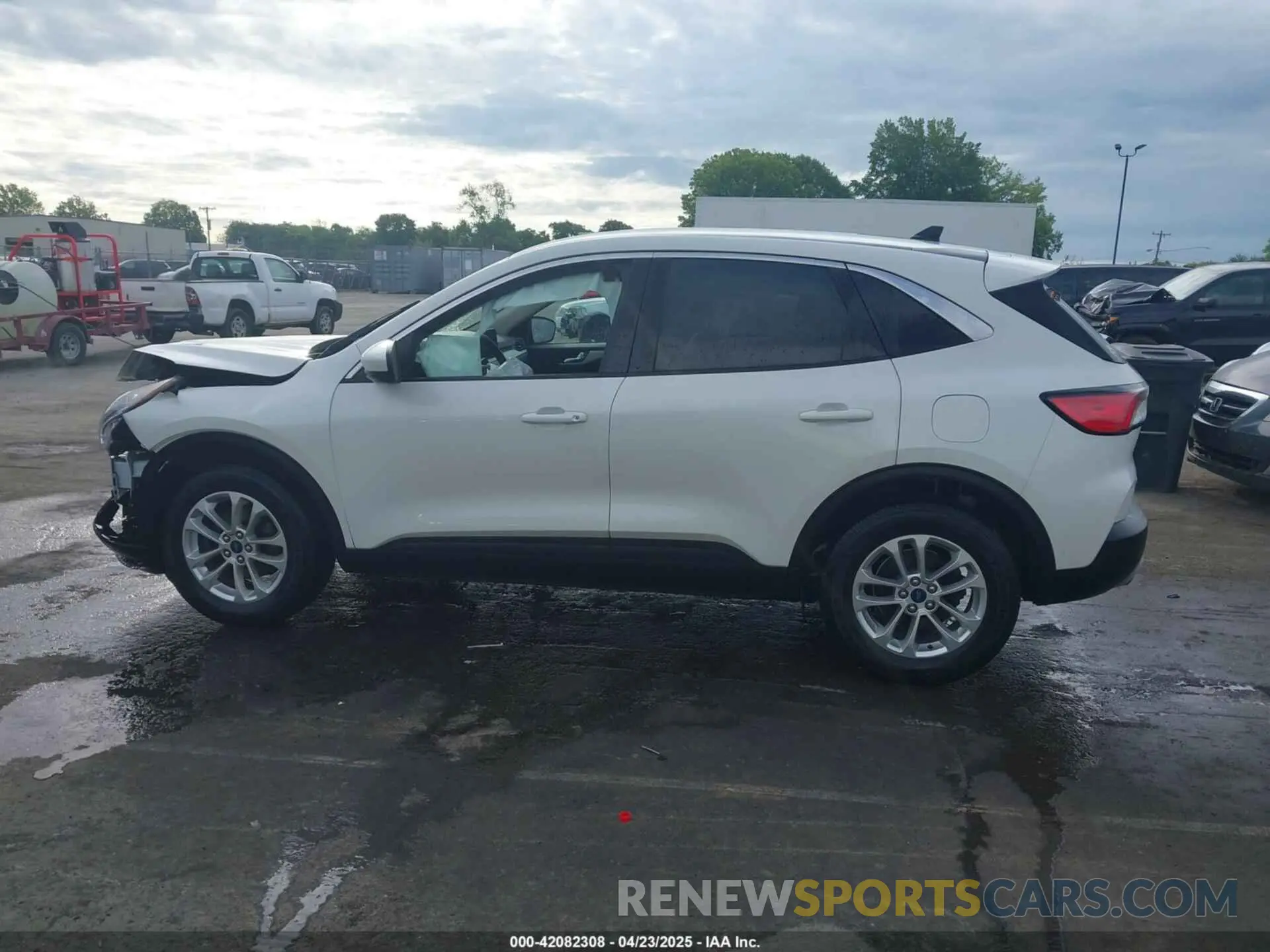 14 Фотография поврежденного автомобиля 1FMCU9G63LUA29016 FORD ESCAPE 2020