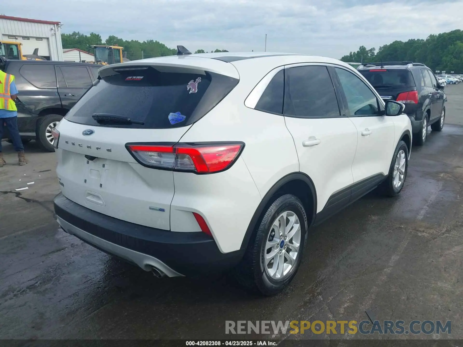 4 Фотография поврежденного автомобиля 1FMCU9G63LUA29016 FORD ESCAPE 2020
