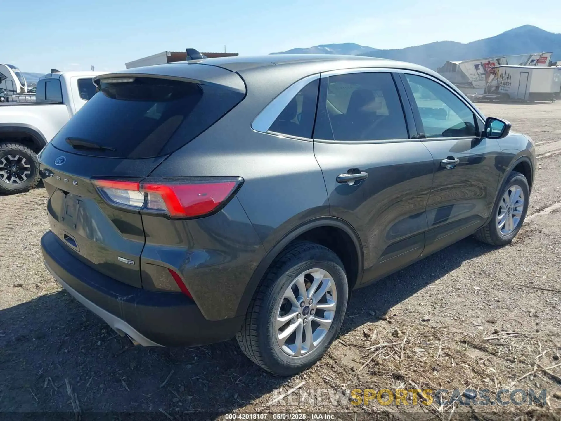 4 Photograph of a damaged car 1FMCU9G63LUB11148 FORD ESCAPE 2020