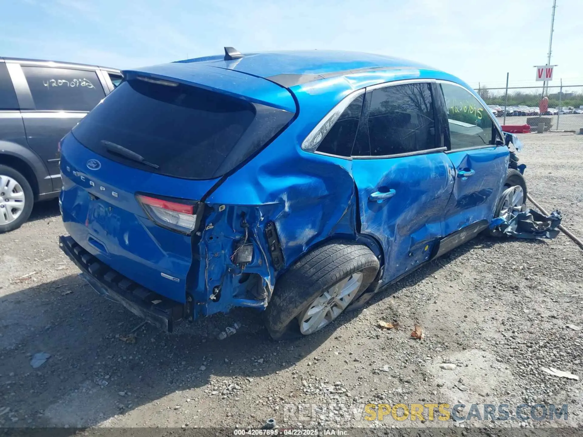 4 Фотография поврежденного автомобиля 1FMCU9G63LUB63489 FORD ESCAPE 2020
