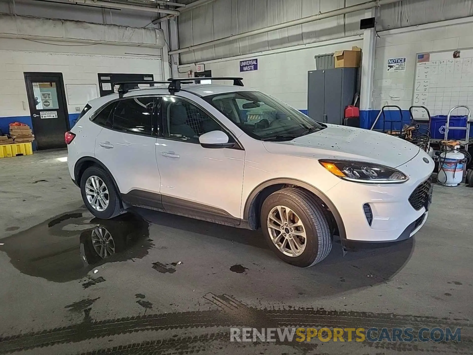 25 Photograph of a damaged car 1FMCU9G63LUB81331 FORD ESCAPE 2020