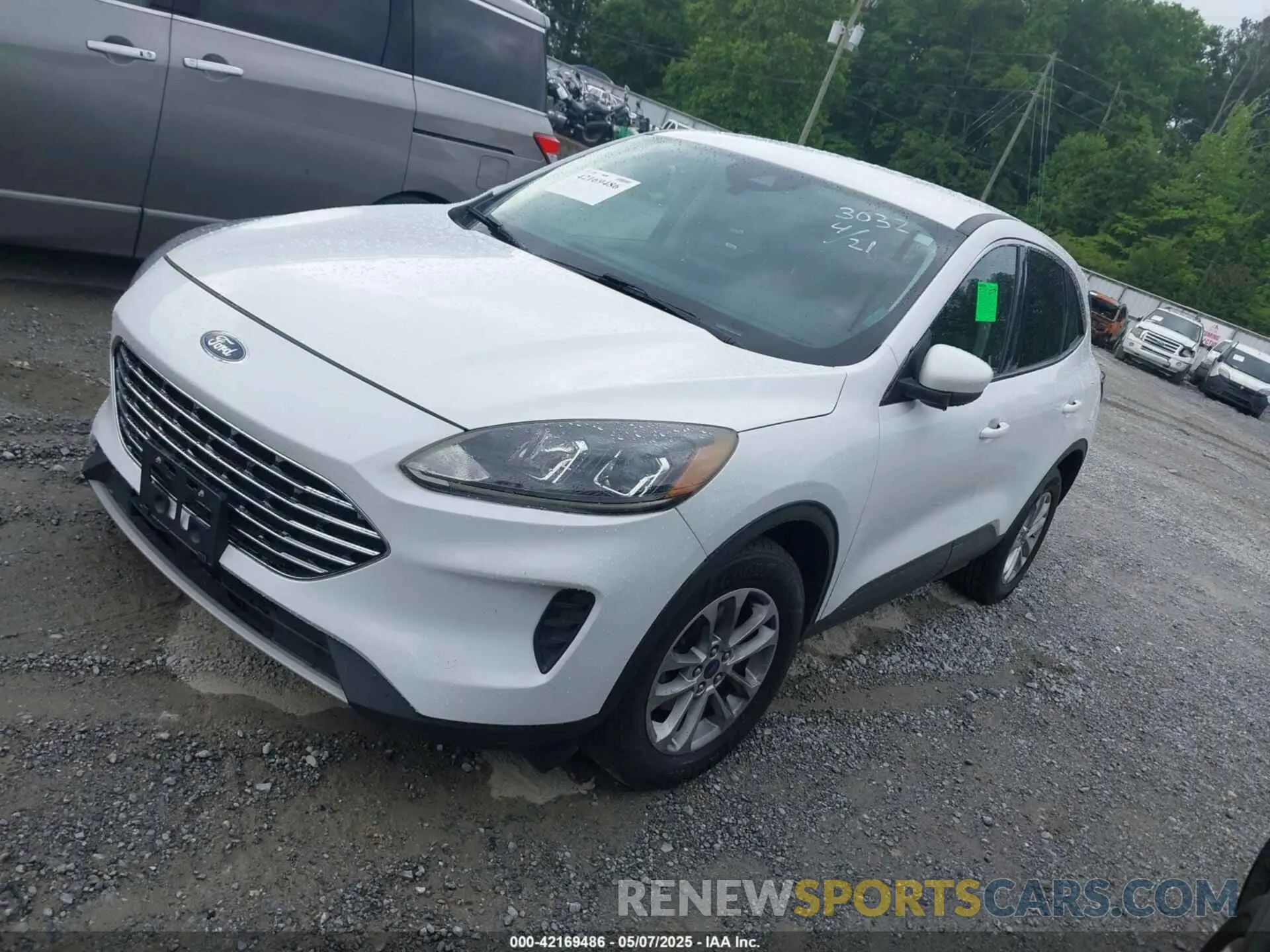 2 Photograph of a damaged car 1FMCU9G63LUB83032 FORD ESCAPE 2020