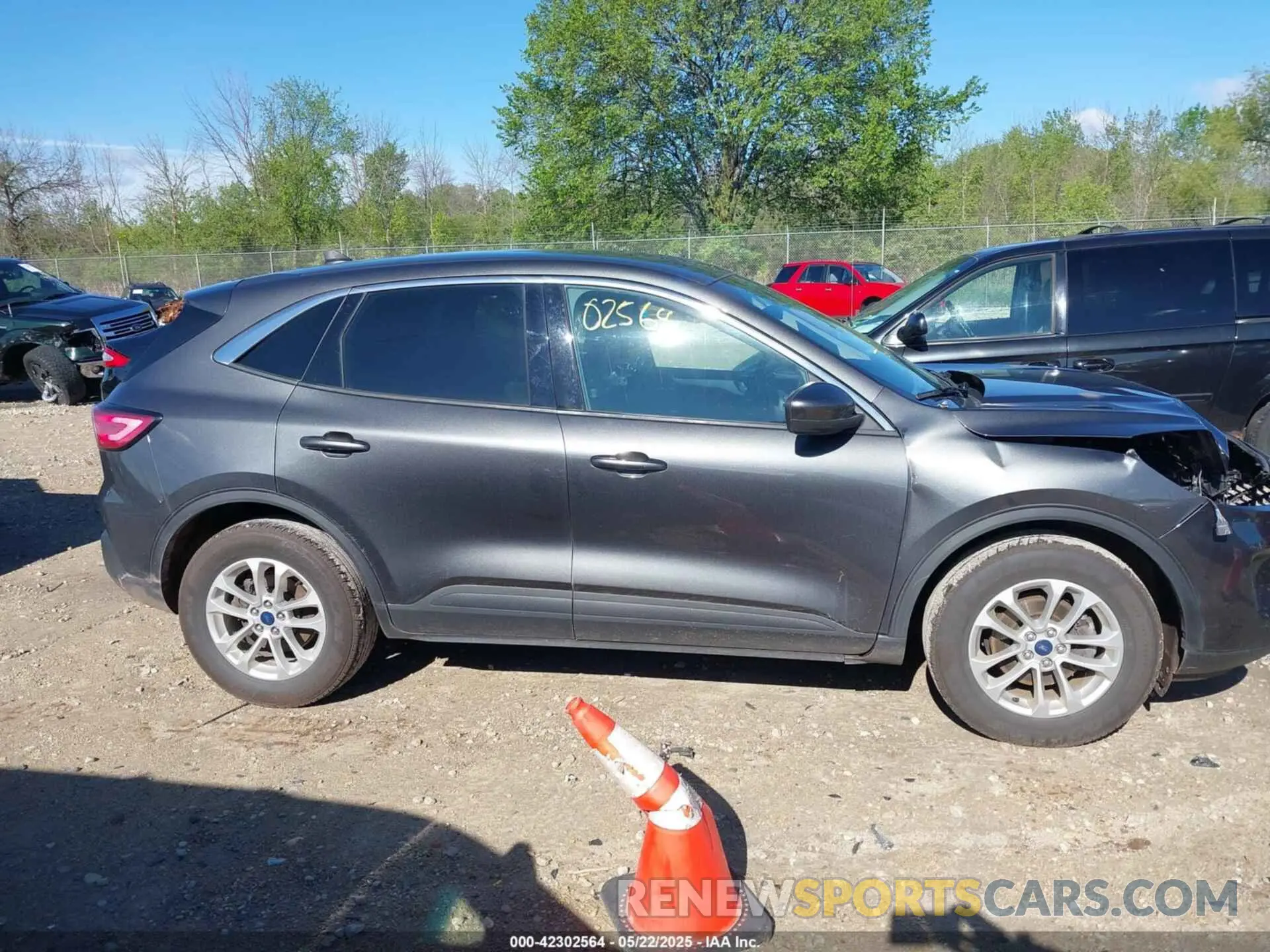 13 Фотография поврежденного автомобиля 1FMCU9G63LUC13520 FORD ESCAPE 2020
