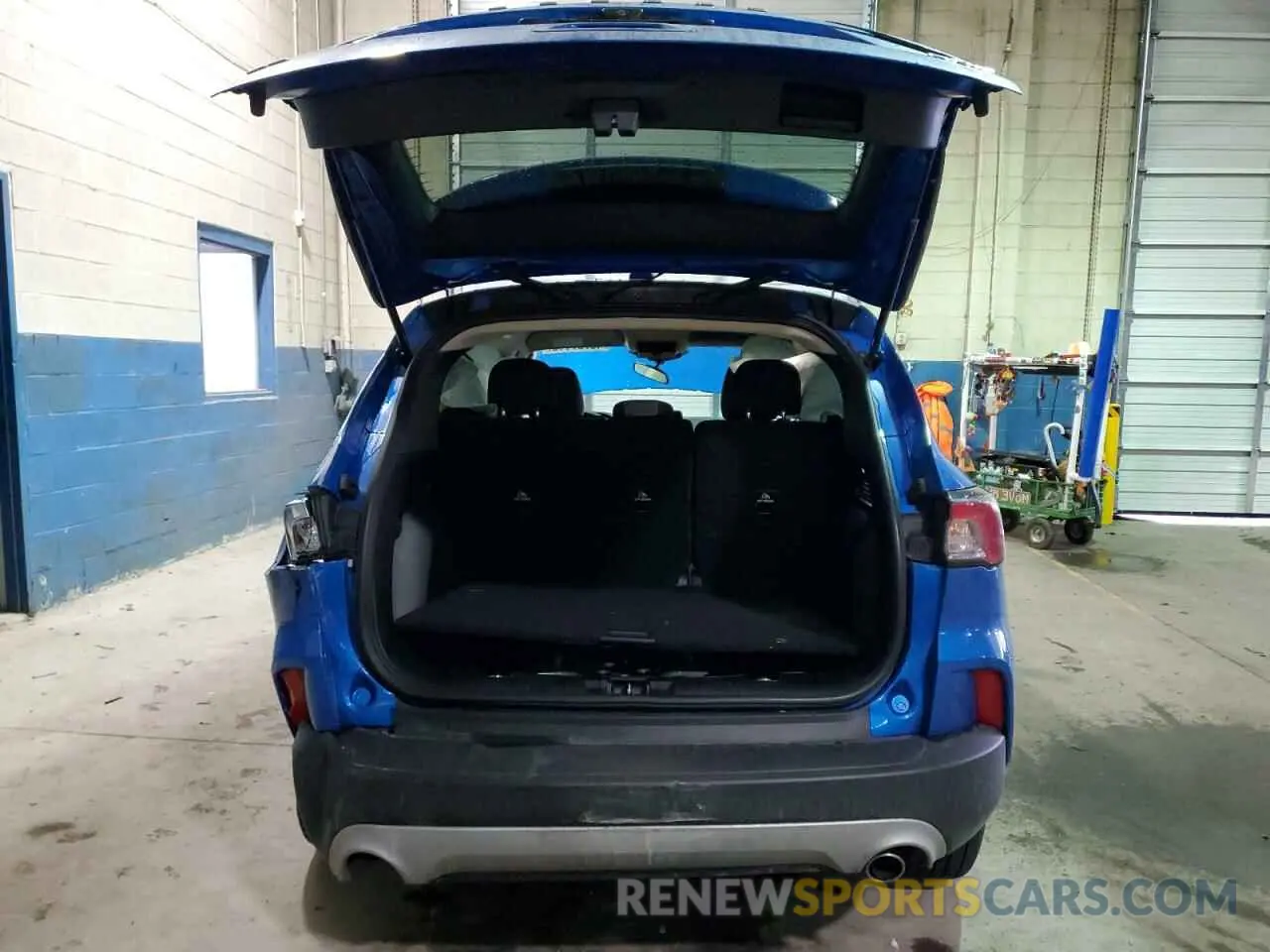 6 Photograph of a damaged car 1FMCU9G63LUC70073 FORD ESCAPE 2020