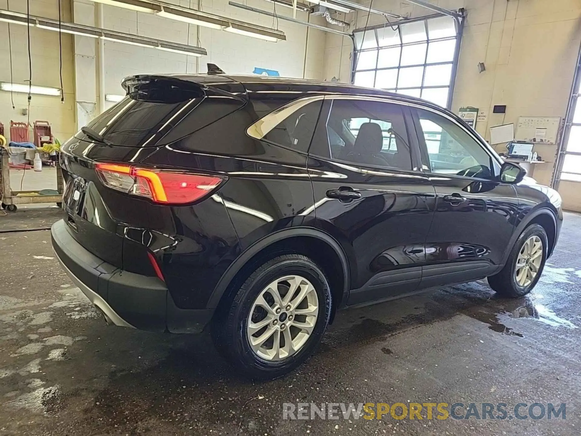 18 Фотография поврежденного автомобиля 1FMCU9G64LUA69878 FORD ESCAPE 2020