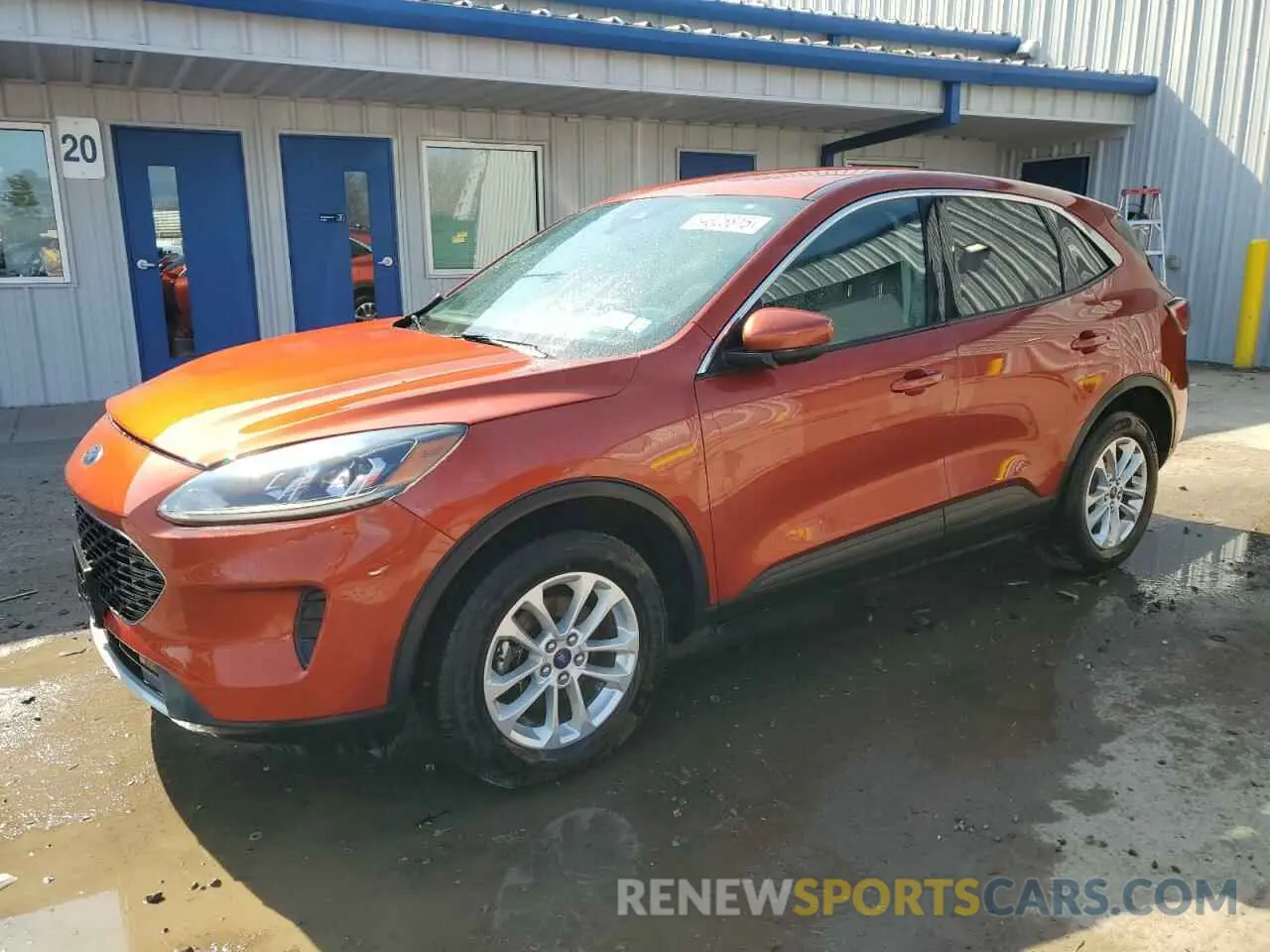 1 Фотография поврежденного автомобиля 1FMCU9G64LUA71632 FORD ESCAPE 2020