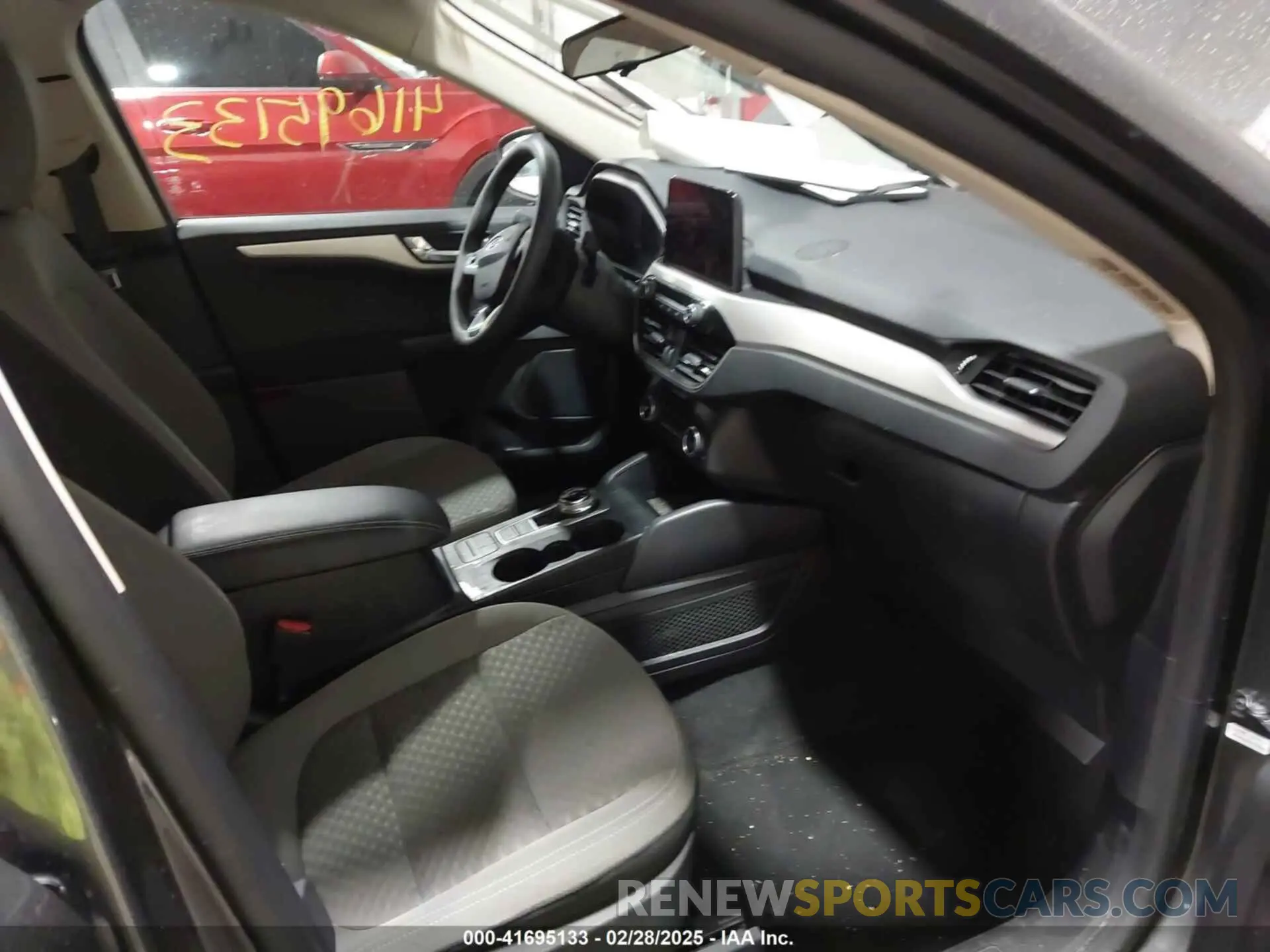 5 Фотография поврежденного автомобиля 1FMCU9G65LUB04606 FORD ESCAPE 2020
