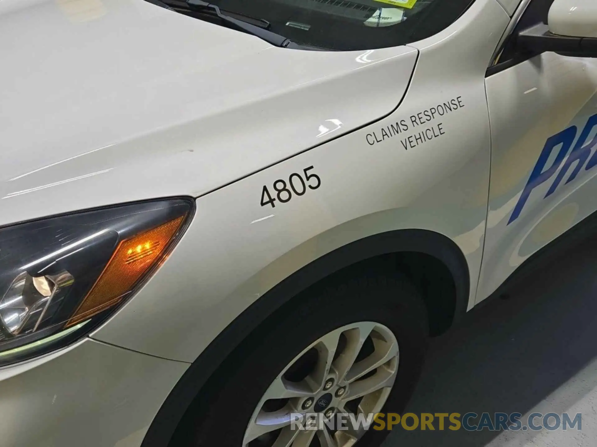 19 Photograph of a damaged car 1FMCU9G66LUB14805 FORD ESCAPE 2020