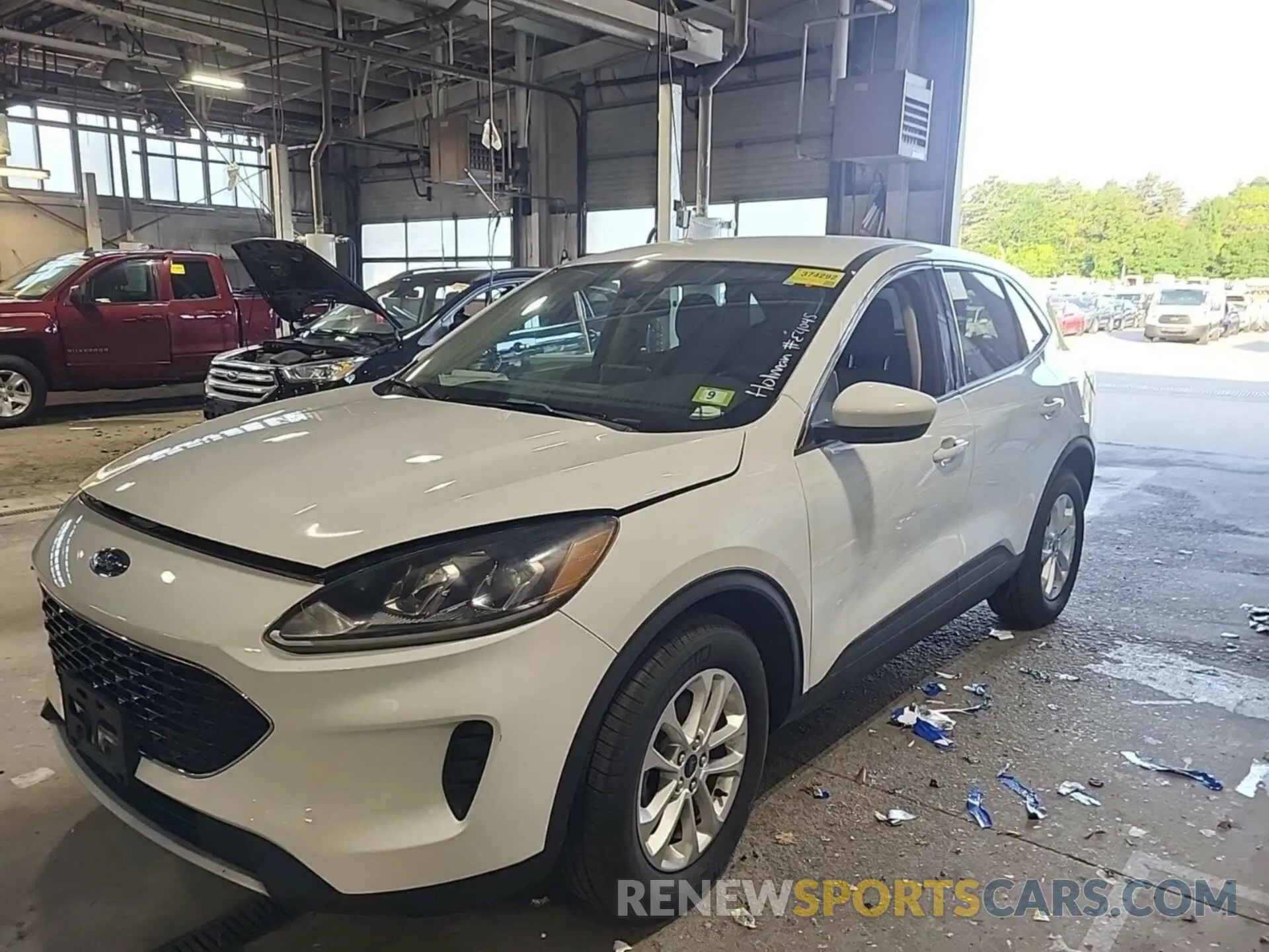 28 Photograph of a damaged car 1FMCU9G66LUB14805 FORD ESCAPE 2020