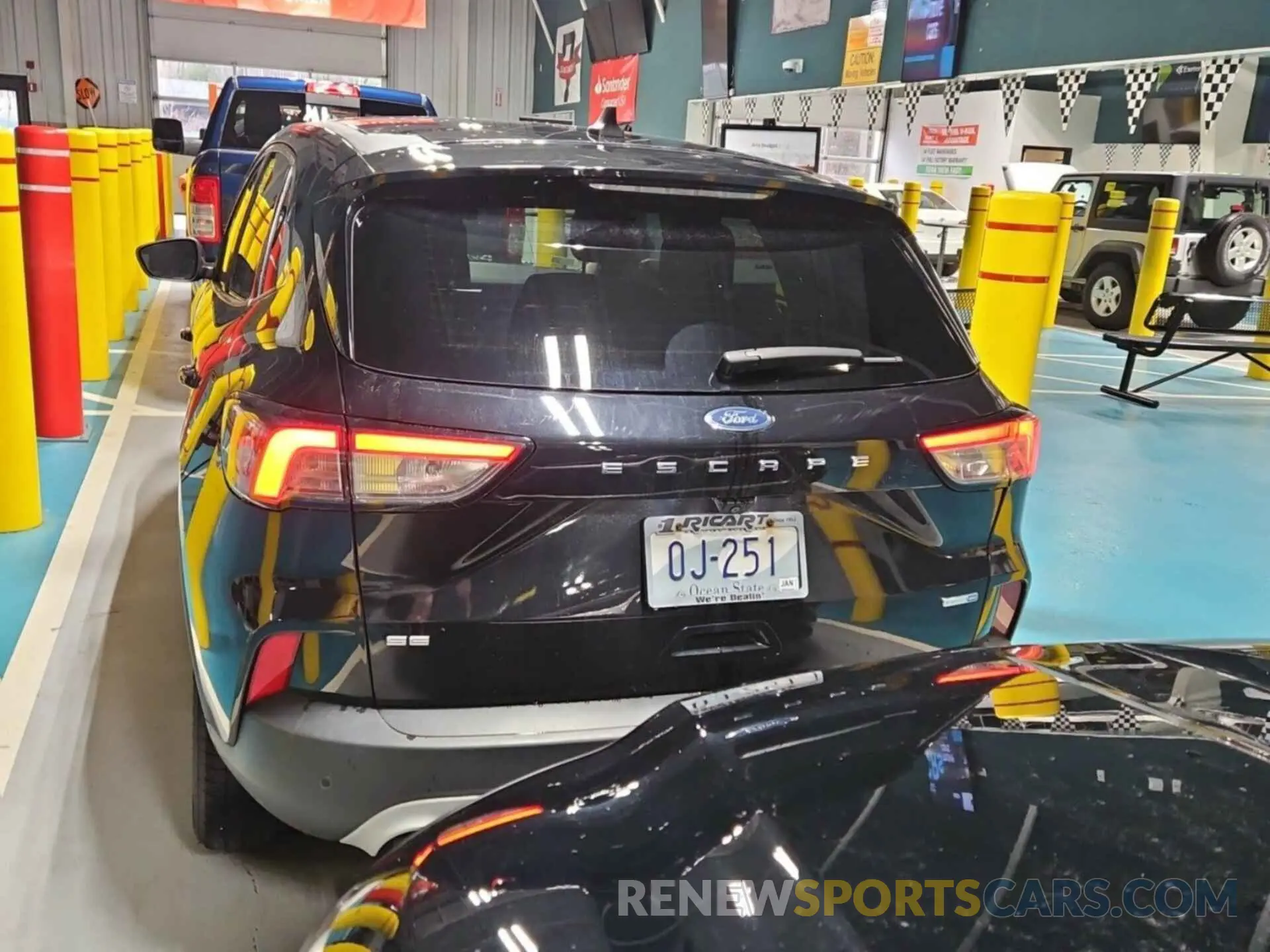 9 Photograph of a damaged car 1FMCU9G66LUB84689 FORD ESCAPE 2020