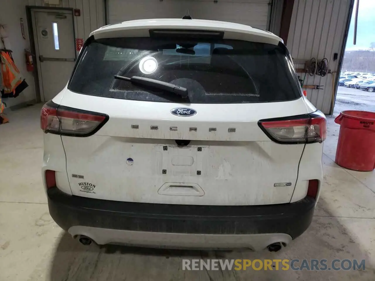6 Photograph of a damaged car 1FMCU9G67LUA27821 FORD ESCAPE 2020
