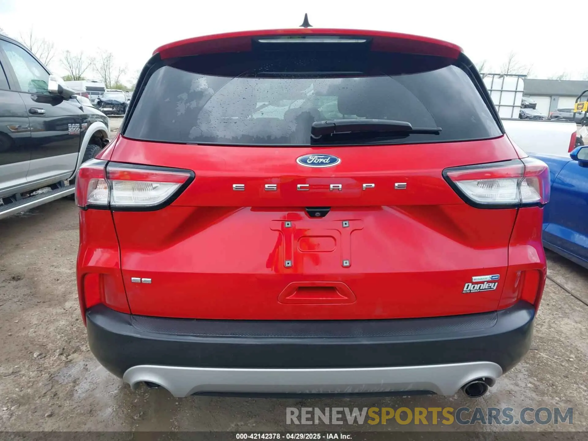 16 Photograph of a damaged car 1FMCU9G67LUC18624 FORD ESCAPE 2020