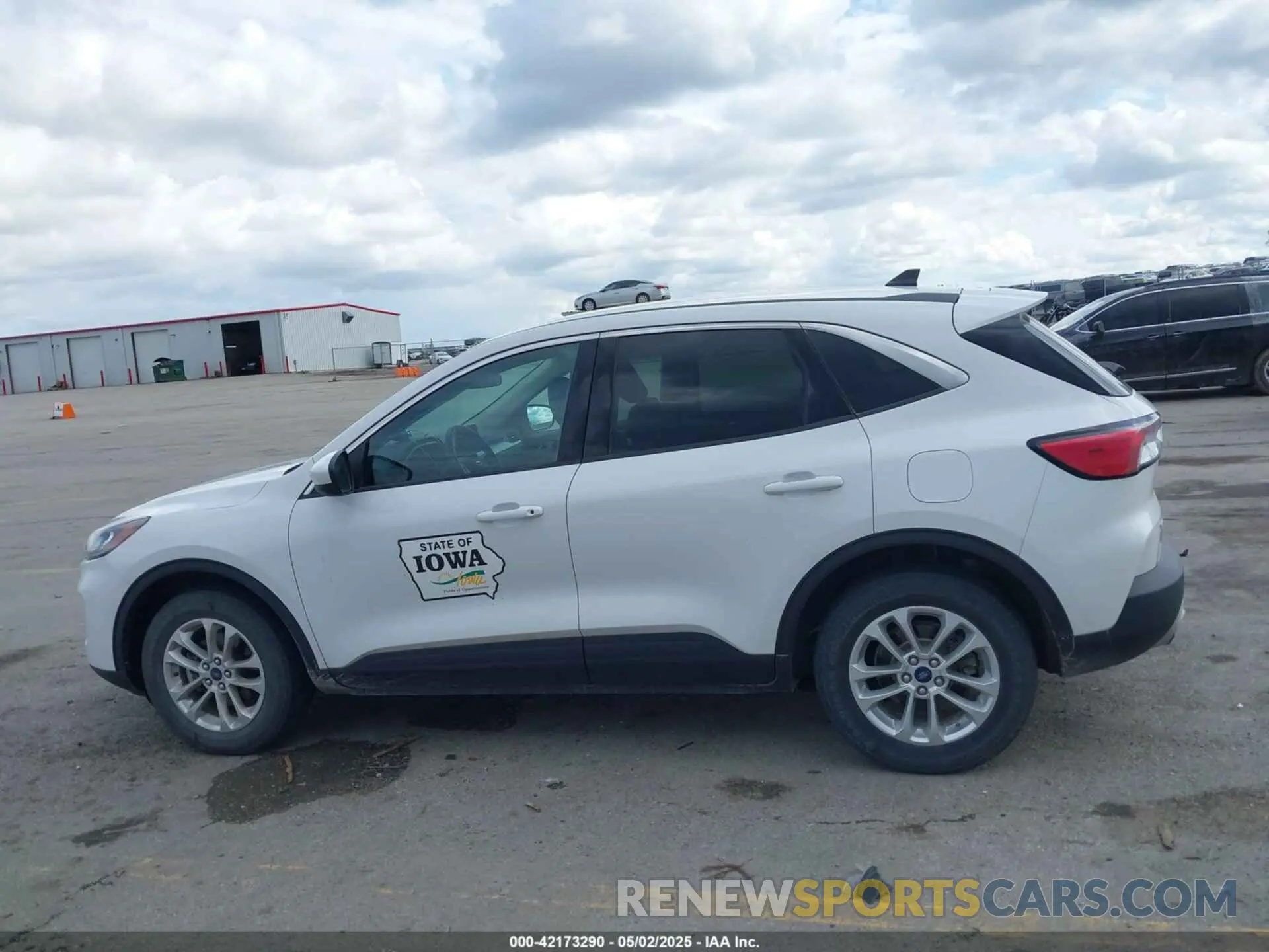 14 Photograph of a damaged car 1FMCU9G67LUC31633 FORD ESCAPE 2020