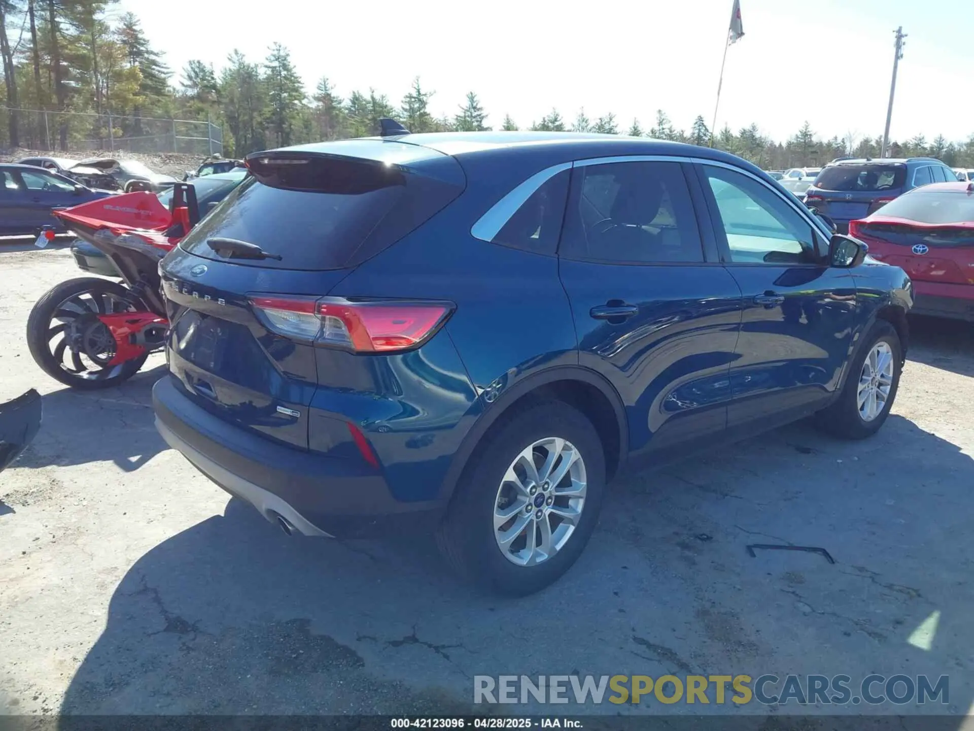4 Photograph of a damaged car 1FMCU9G68LUA88952 FORD ESCAPE 2020