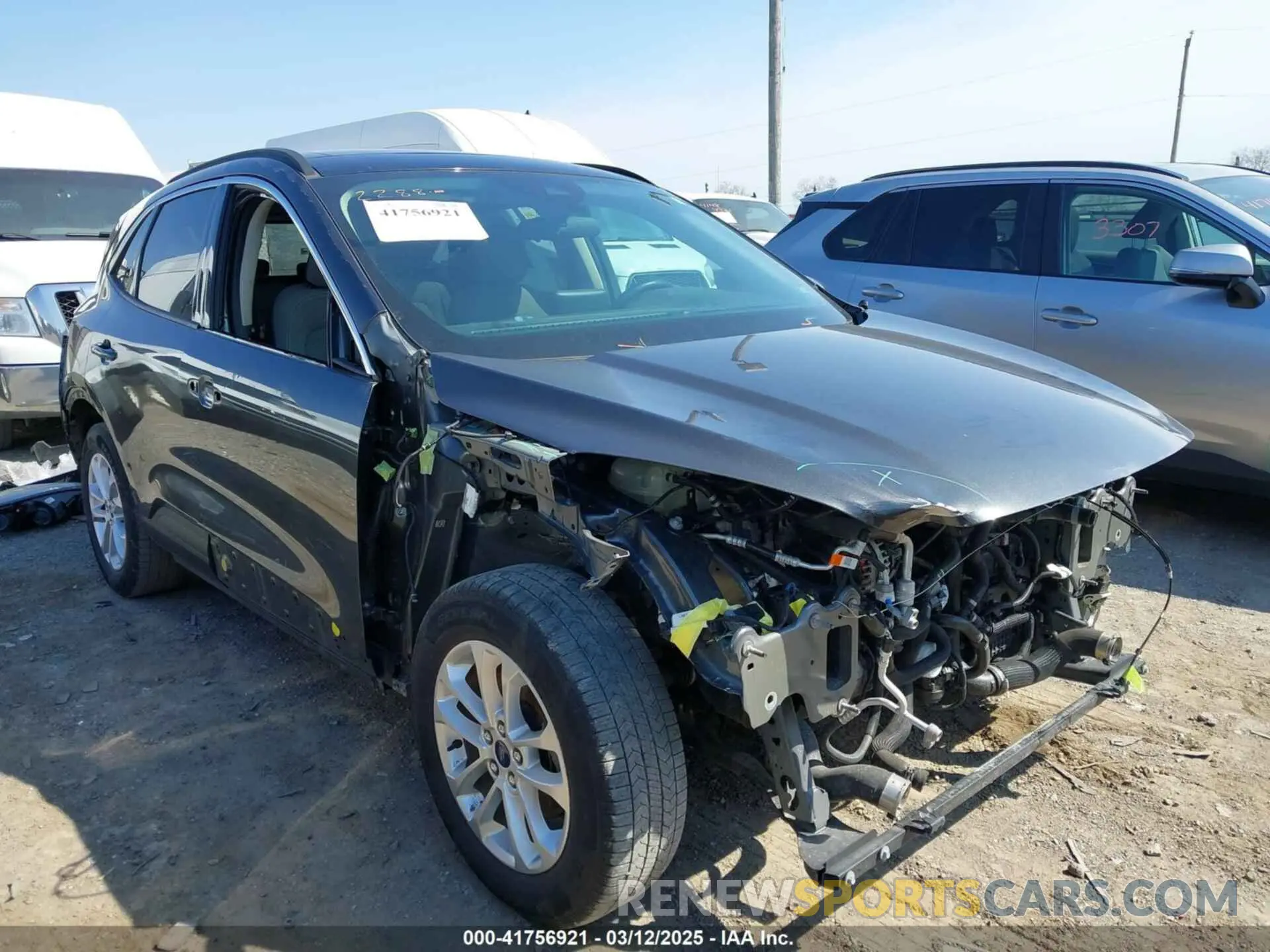 1 Фотография поврежденного автомобиля 1FMCU9G68LUB37518 FORD ESCAPE 2020