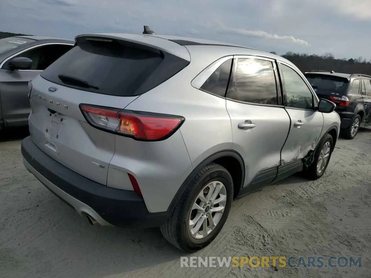 3 Photograph of a damaged car 1FMCU9G68LUB81387 FORD ESCAPE 2020