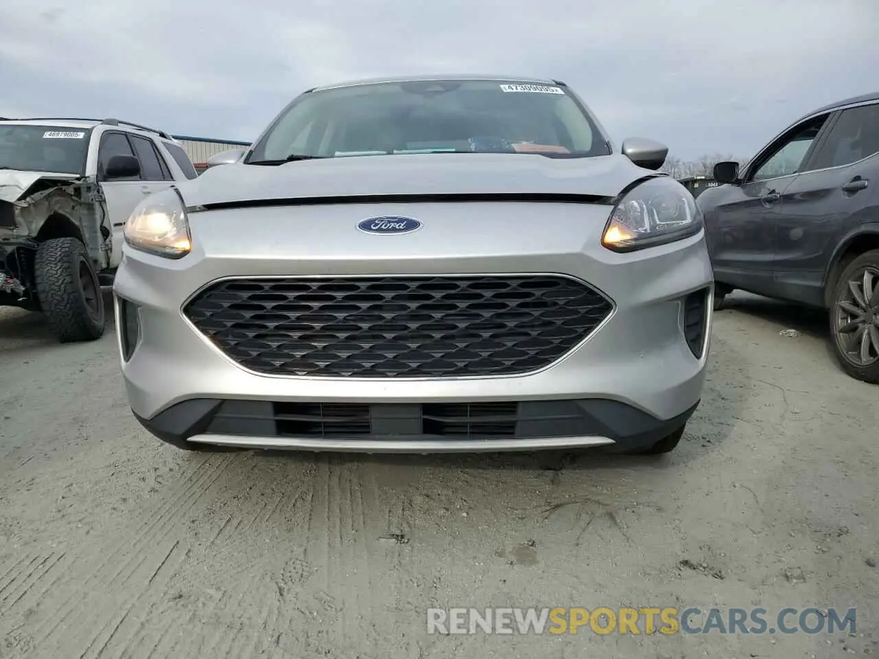 5 Photograph of a damaged car 1FMCU9G68LUB81387 FORD ESCAPE 2020