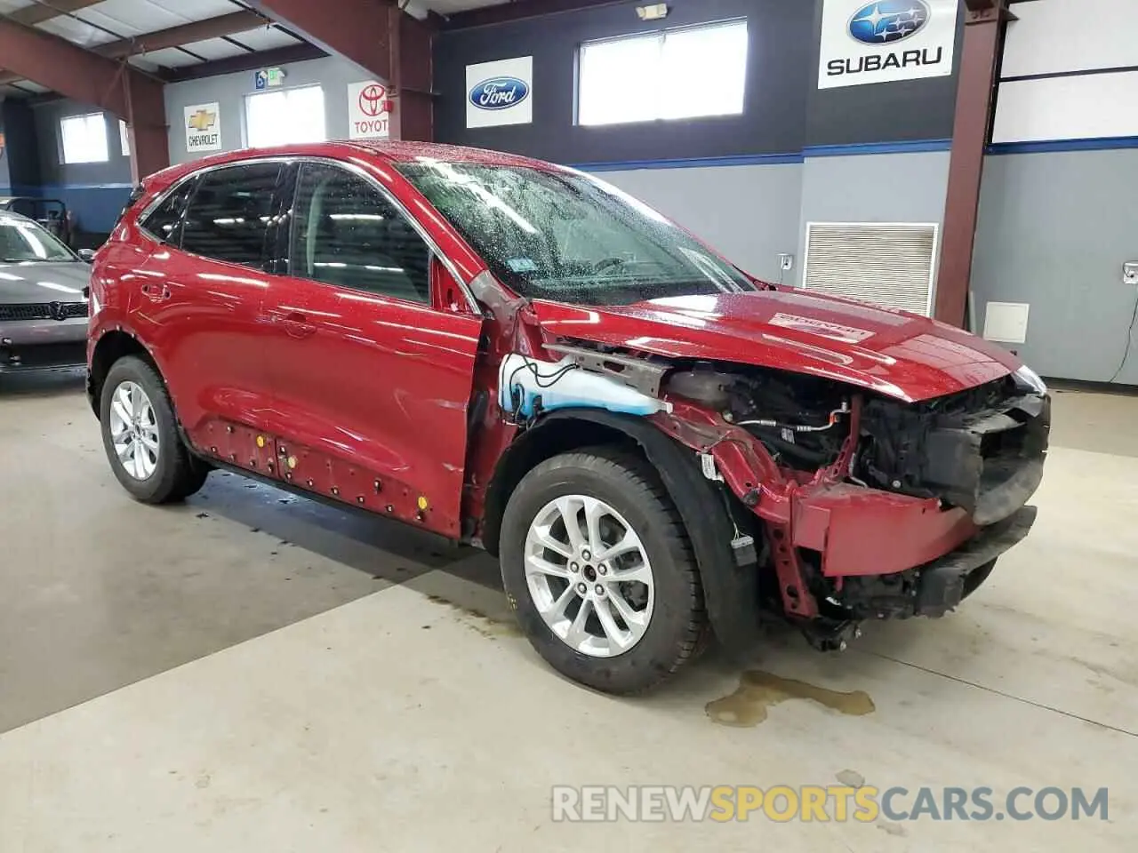 4 Photograph of a damaged car 1FMCU9G68LUB90705 FORD ESCAPE 2020