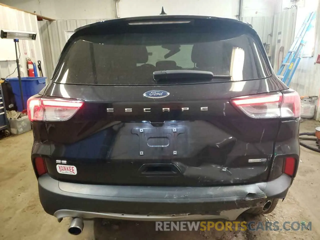 6 Photograph of a damaged car 1FMCU9G68LUB95497 FORD ESCAPE 2020