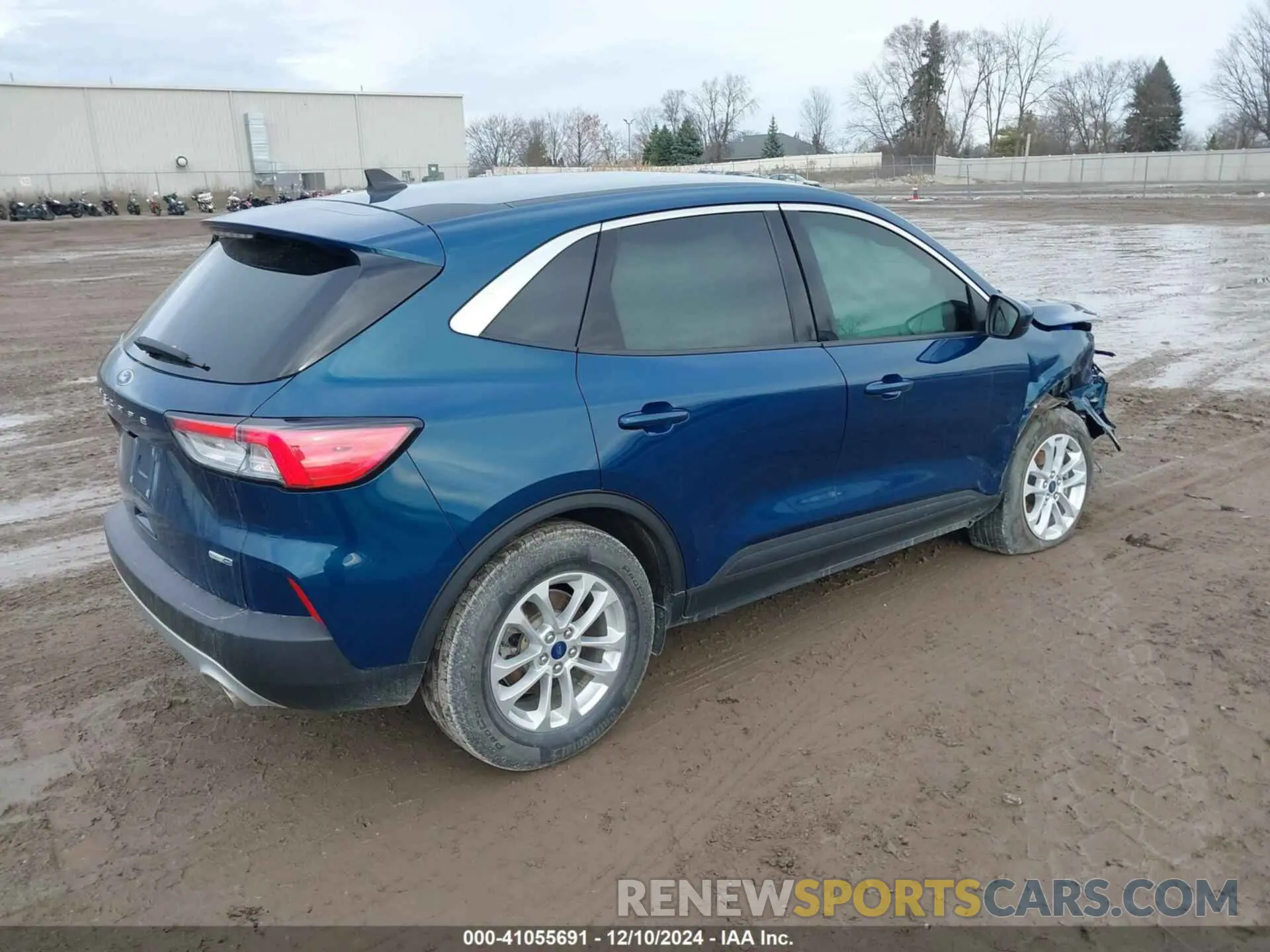 4 Photograph of a damaged car 1FMCU9G68LUC39367 FORD ESCAPE 2020