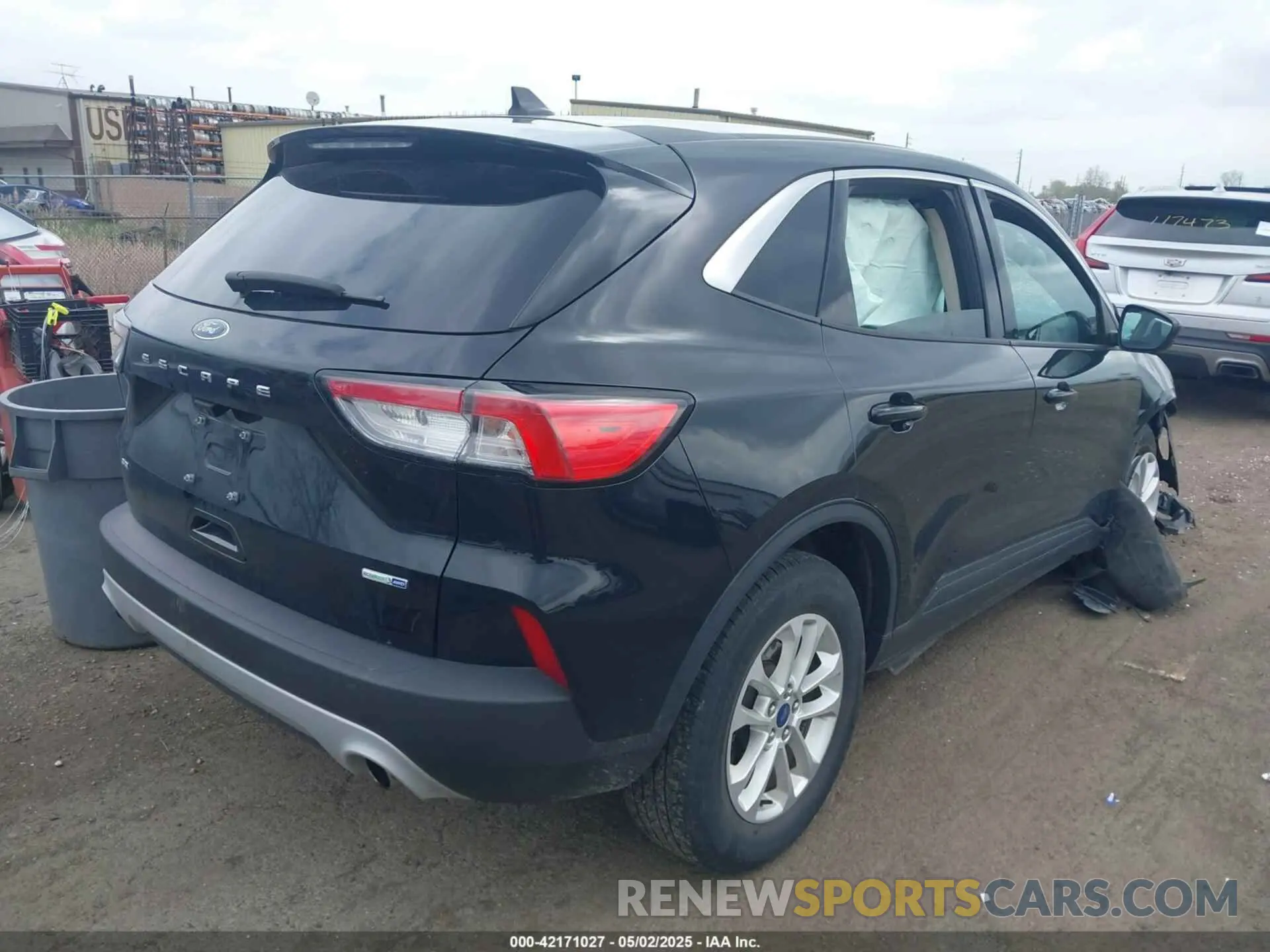 4 Фотография поврежденного автомобиля 1FMCU9G68LUC41863 FORD ESCAPE 2020