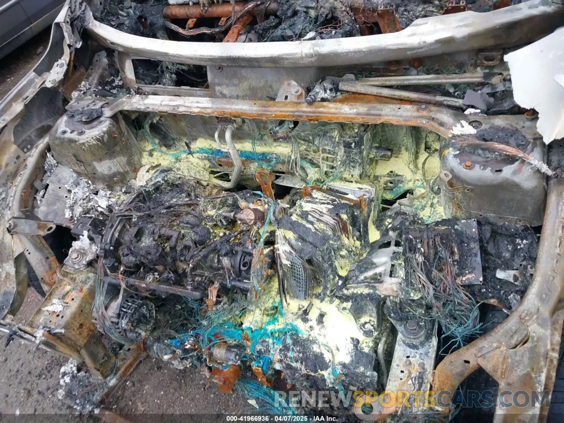 10 Photograph of a damaged car 1FMCU9G68LUC66889 FORD ESCAPE 2020