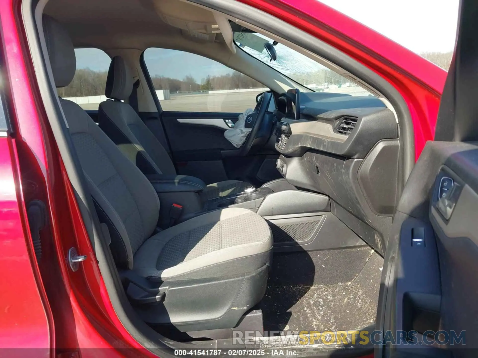 5 Photograph of a damaged car 1FMCU9G68LUC72630 FORD ESCAPE 2020