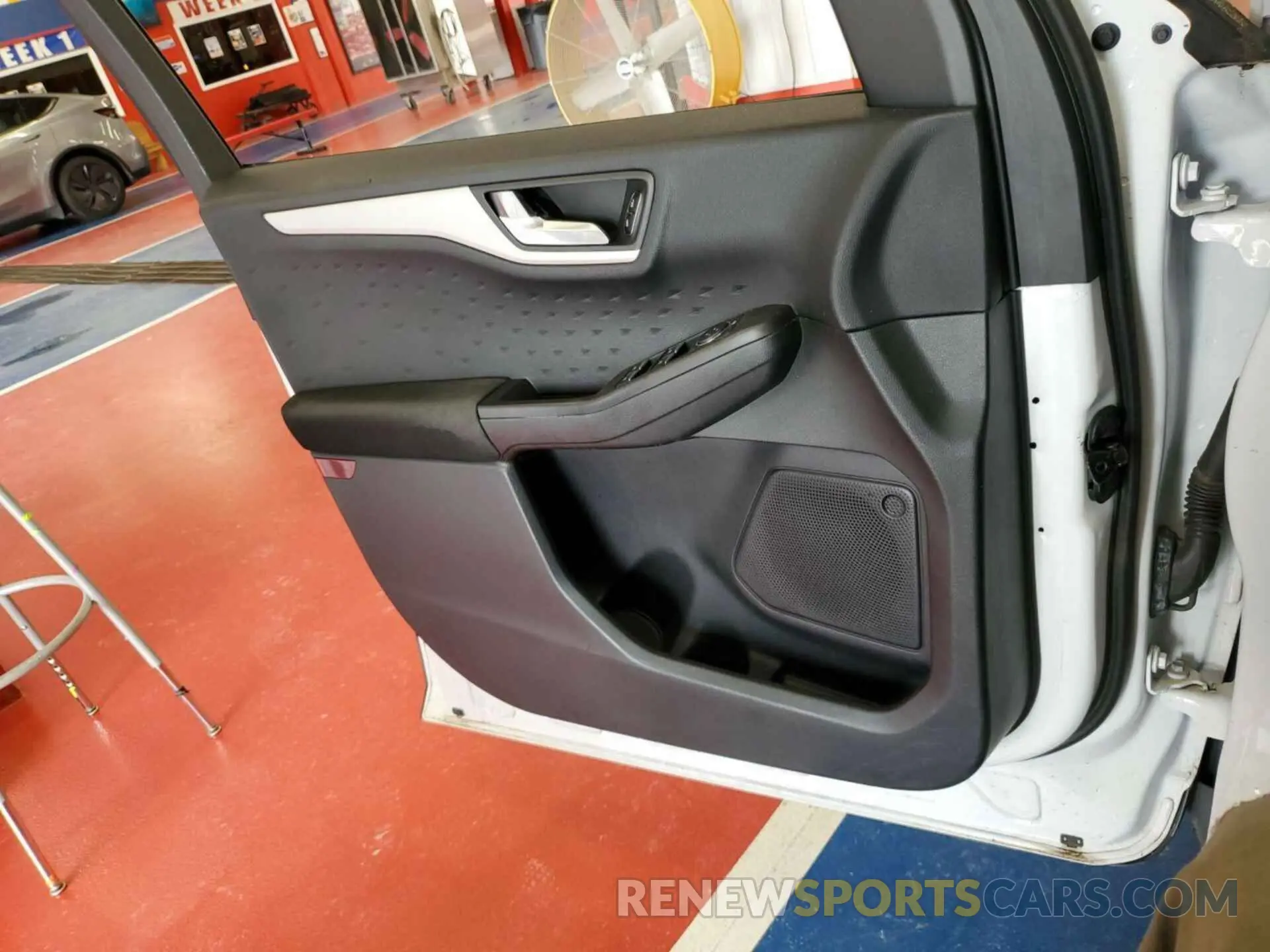13 Фотография поврежденного автомобиля 1FMCU9G69LUA82500 FORD ESCAPE 2020