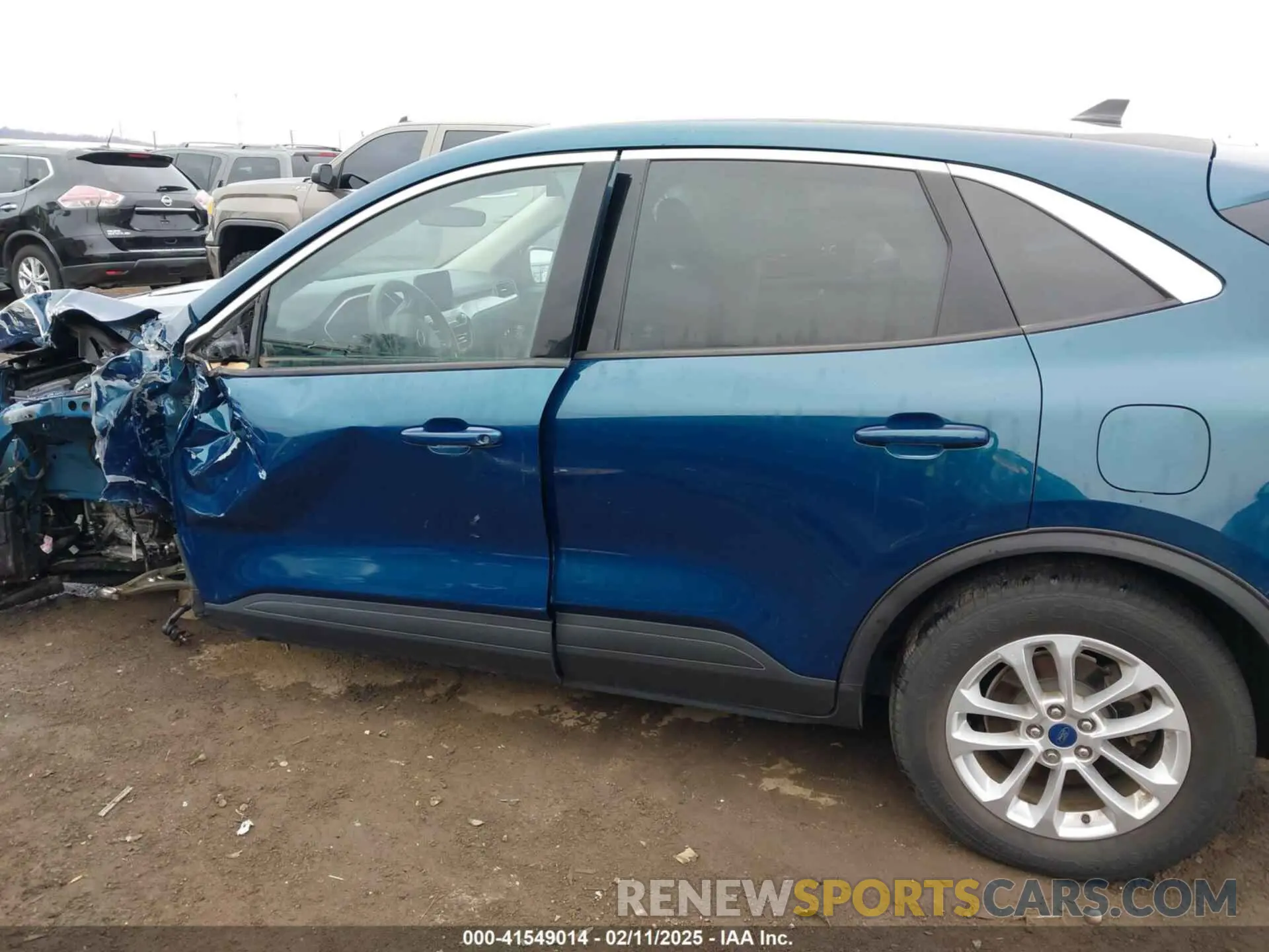 15 Photograph of a damaged car 1FMCU9G69LUB02647 FORD ESCAPE 2020