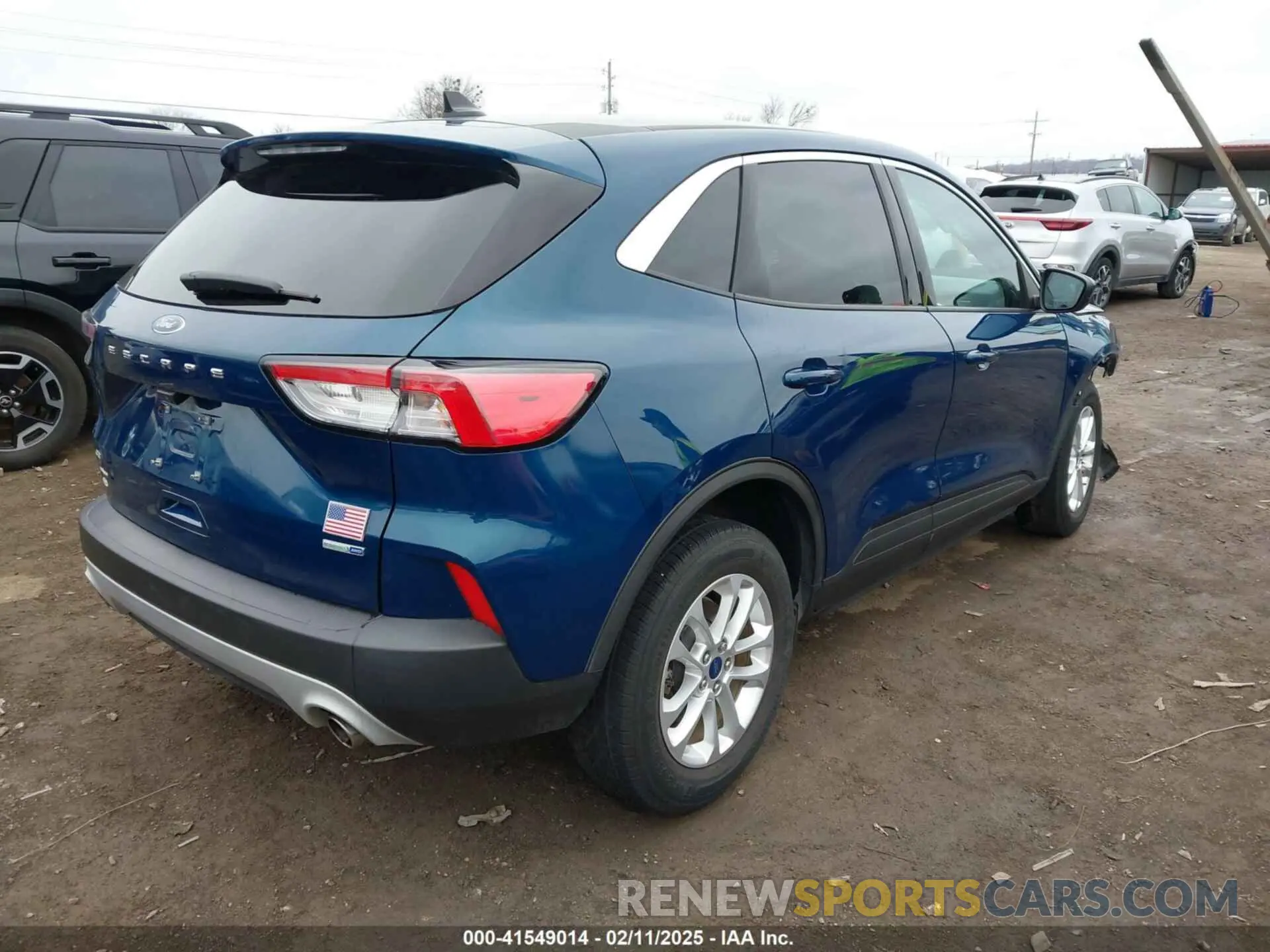 4 Photograph of a damaged car 1FMCU9G69LUB02647 FORD ESCAPE 2020