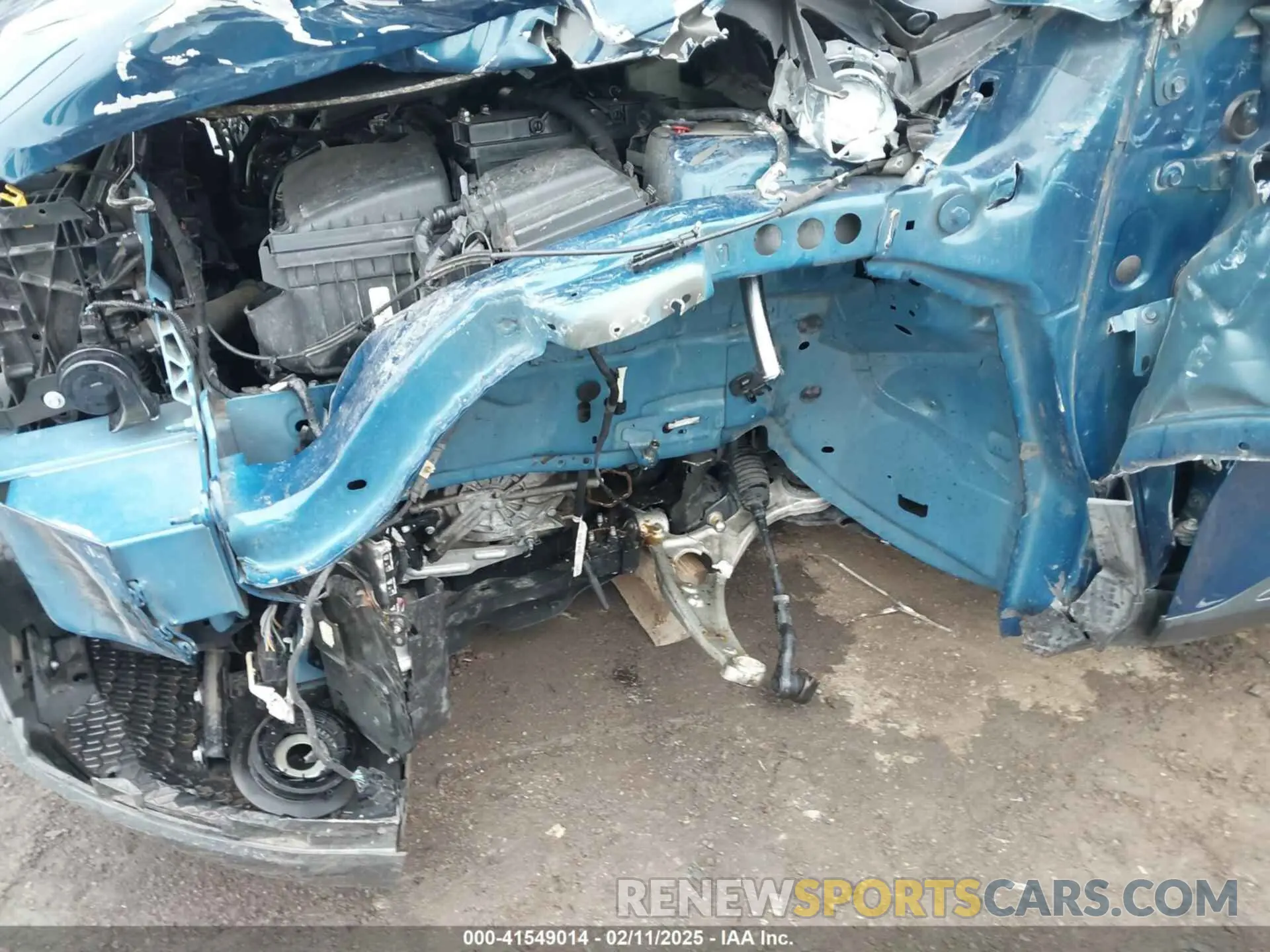 6 Photograph of a damaged car 1FMCU9G69LUB02647 FORD ESCAPE 2020