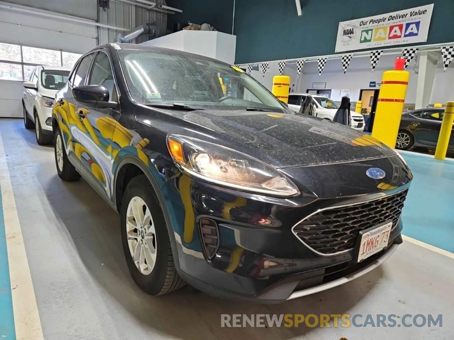 24 Photograph of a damaged car 1FMCU9G69LUB80040 FORD ESCAPE 2020