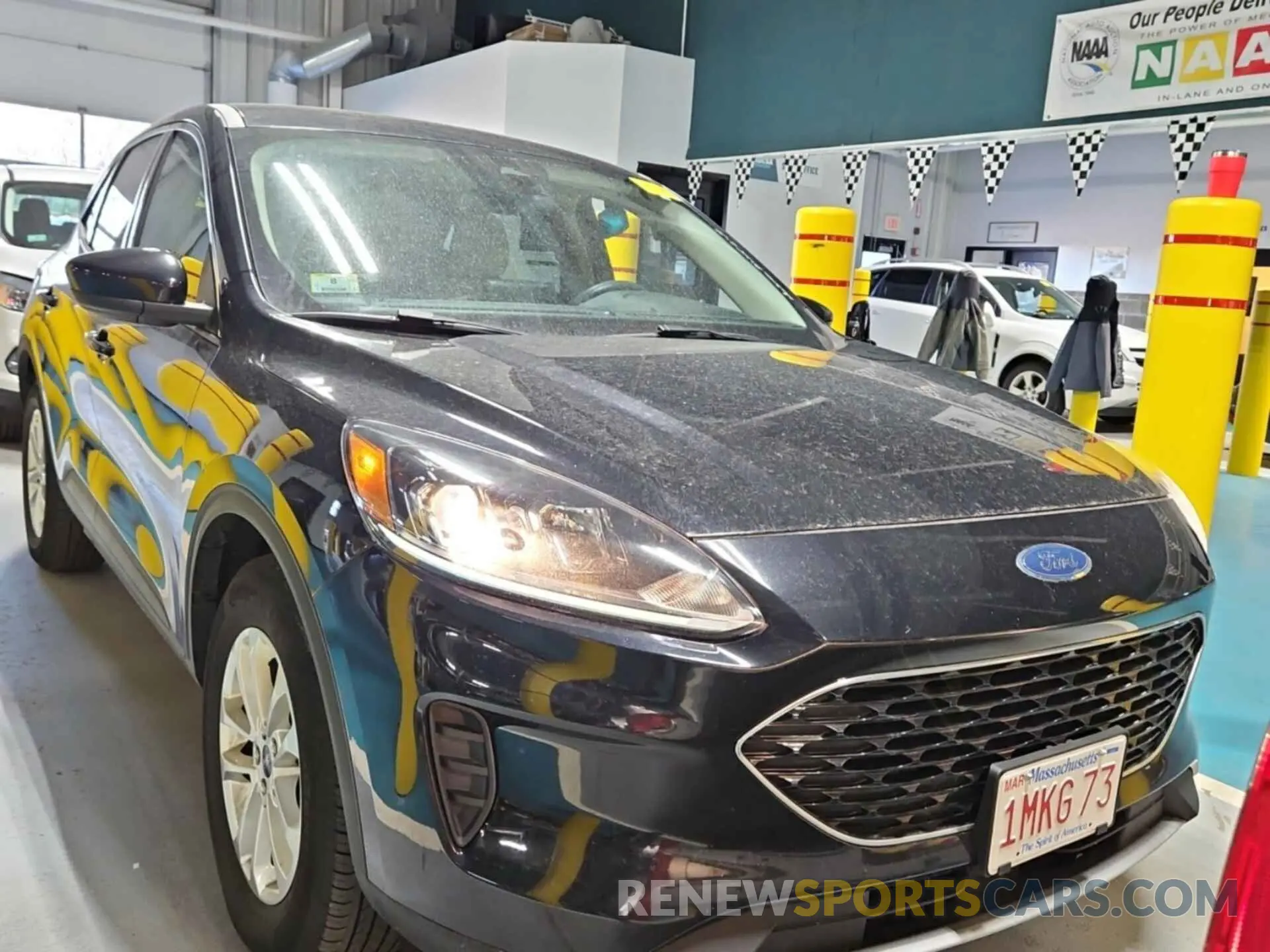 27 Photograph of a damaged car 1FMCU9G69LUB80040 FORD ESCAPE 2020