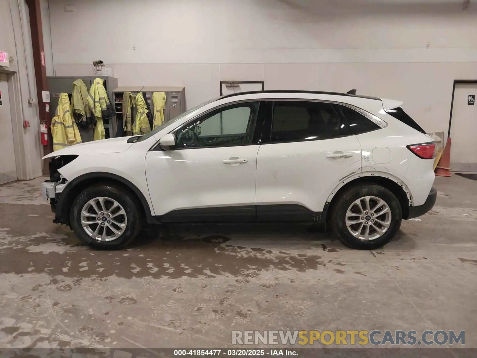 14 Фотография поврежденного автомобиля 1FMCU9G69LUC27230 FORD ESCAPE 2020