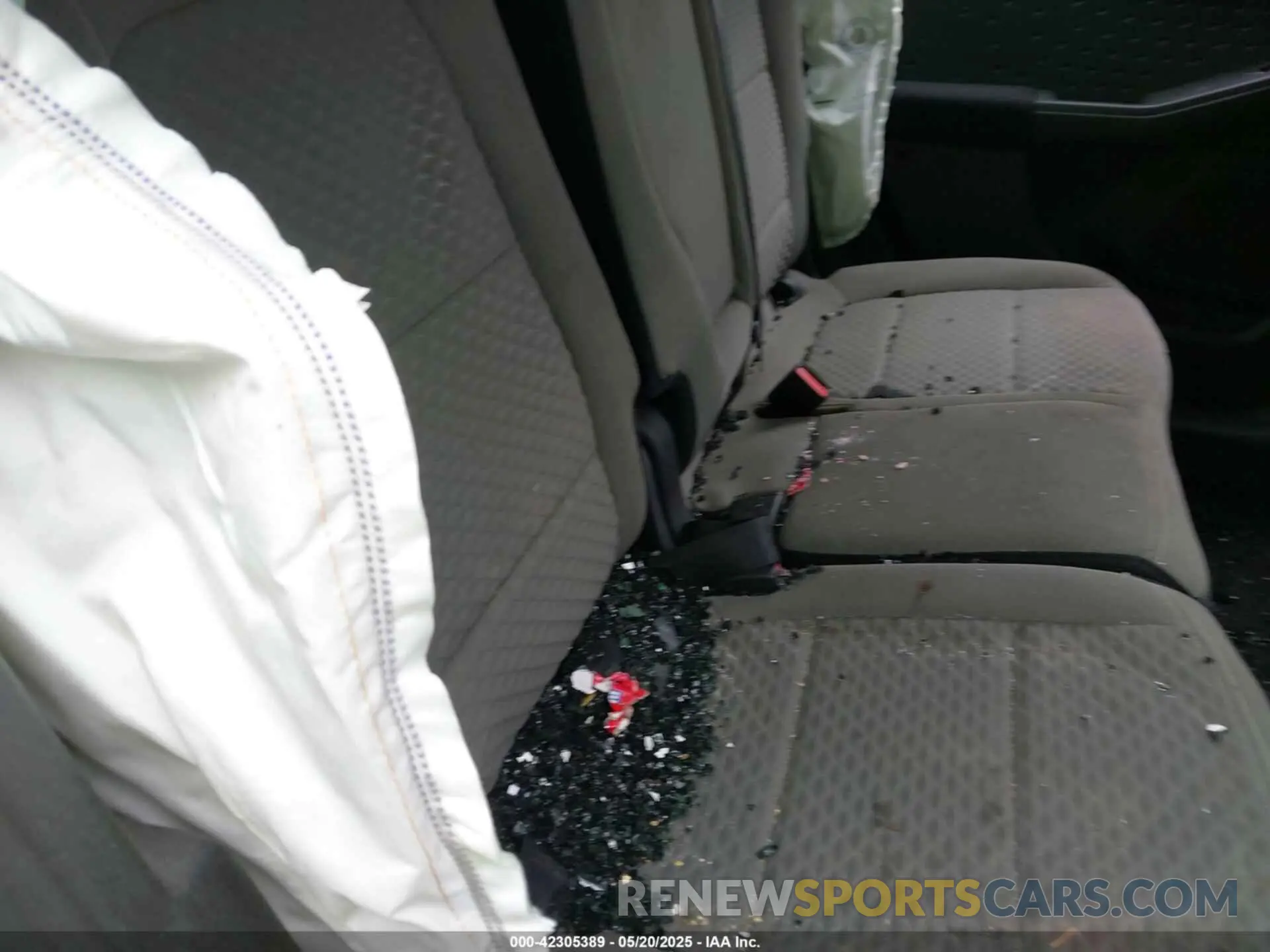 8 Photograph of a damaged car 1FMCU9G69LUC37966 FORD ESCAPE 2020