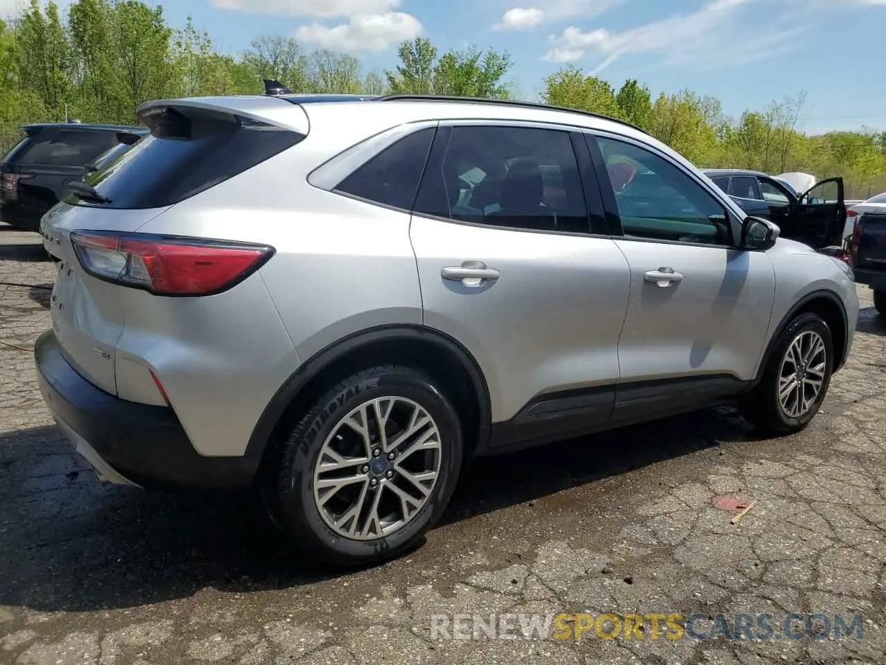 3 Фотография поврежденного автомобиля 1FMCU9H60LUA37735 FORD ESCAPE 2020